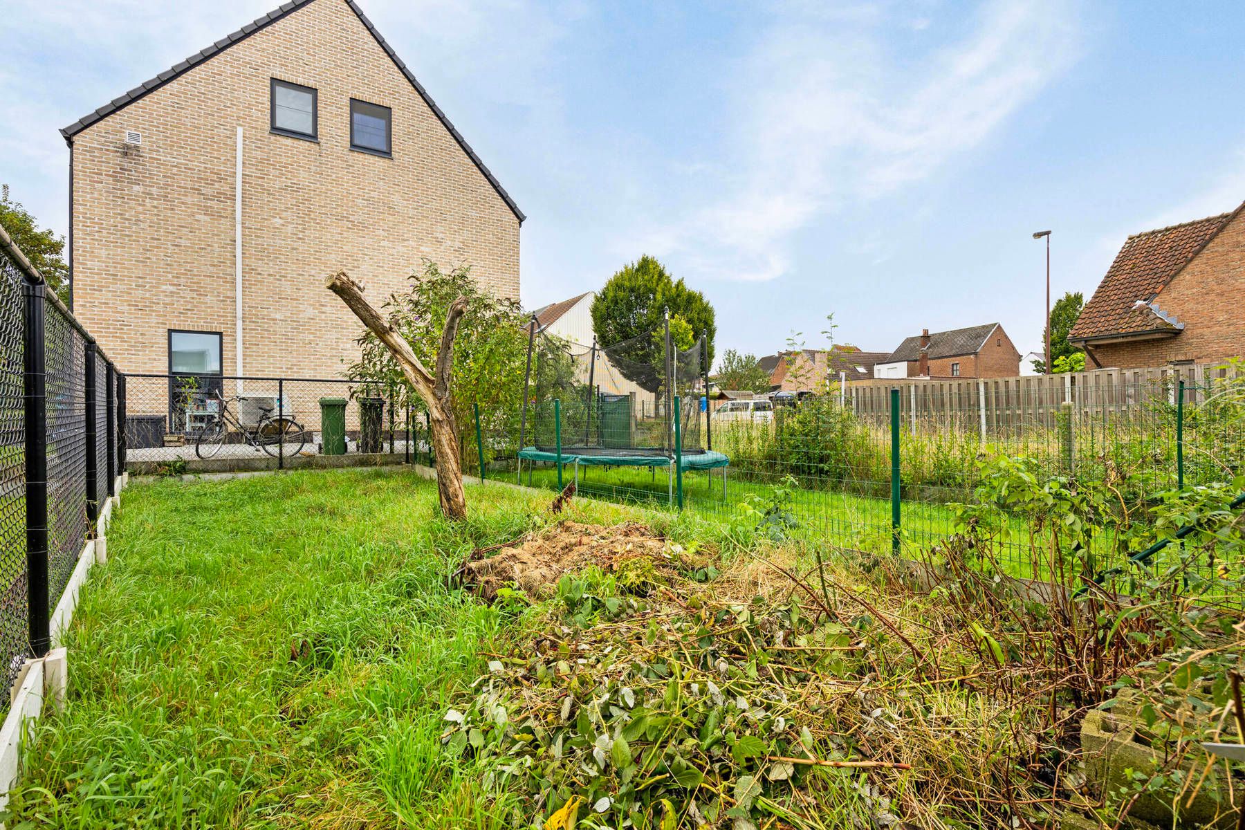 Gesloten bebouwing met 3 slaapkamers tuin en garage! foto 25