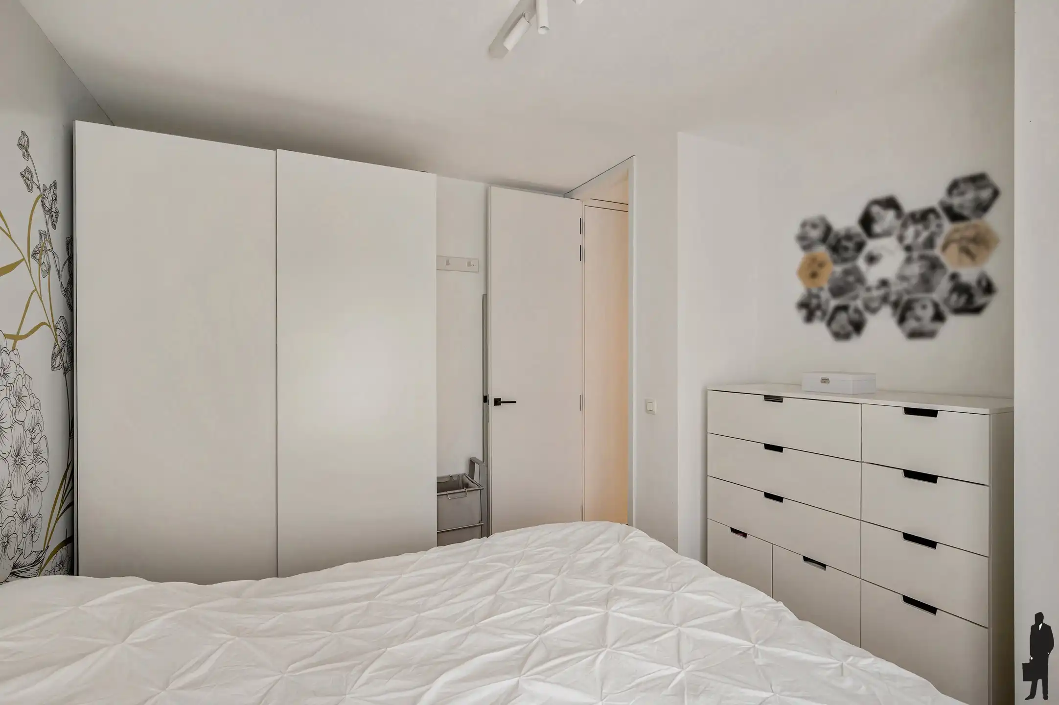 Instapklaar gelijkvloers appartement met zonnige tuin foto 15