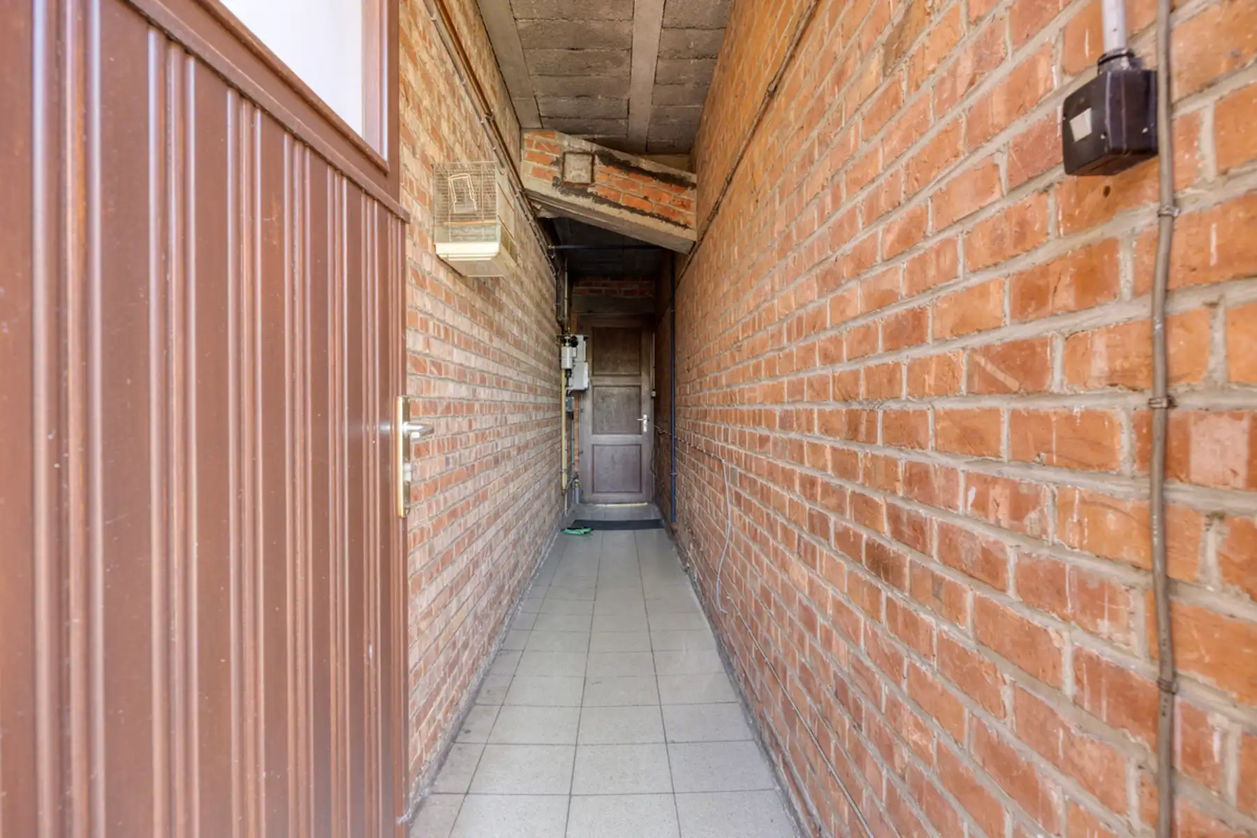 IN OPTIE - Solide te renoveren burgerwoning mét doorgang in Opstal foto 23