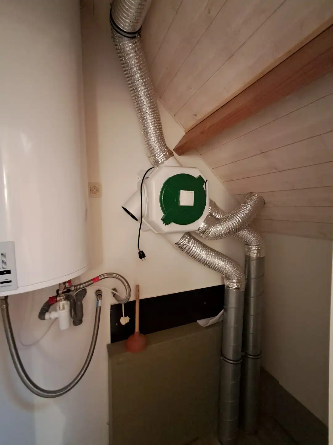 Knusse woning, centraal gelegen te Oedelem. foto 11