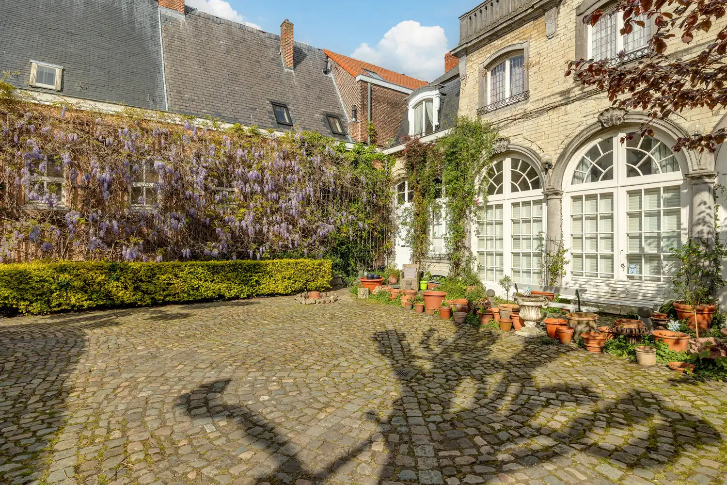 Een zeldzaam en groen privilige in het hart van Antwerpen: wonen in het historische Venushof foto 32