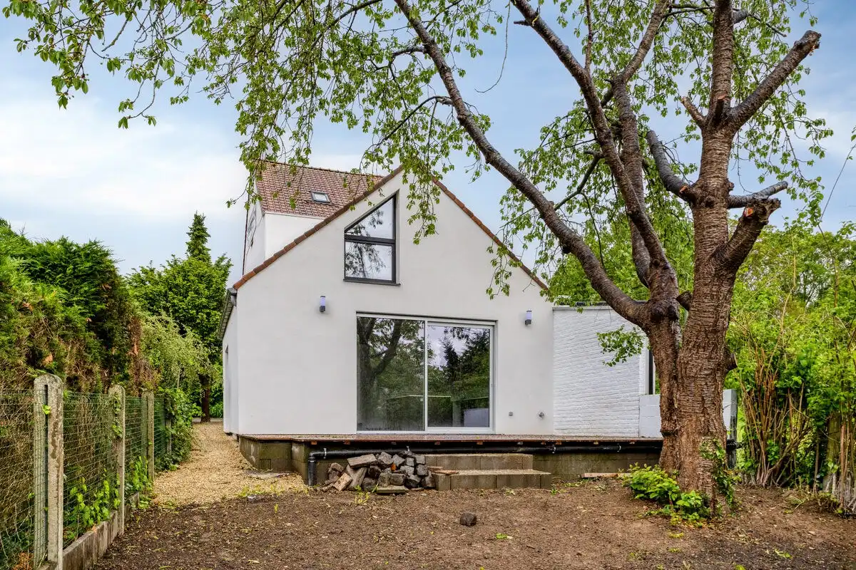 Gerenoveerde woning aan Coloma - EPC label A foto {{pictureIndex}}