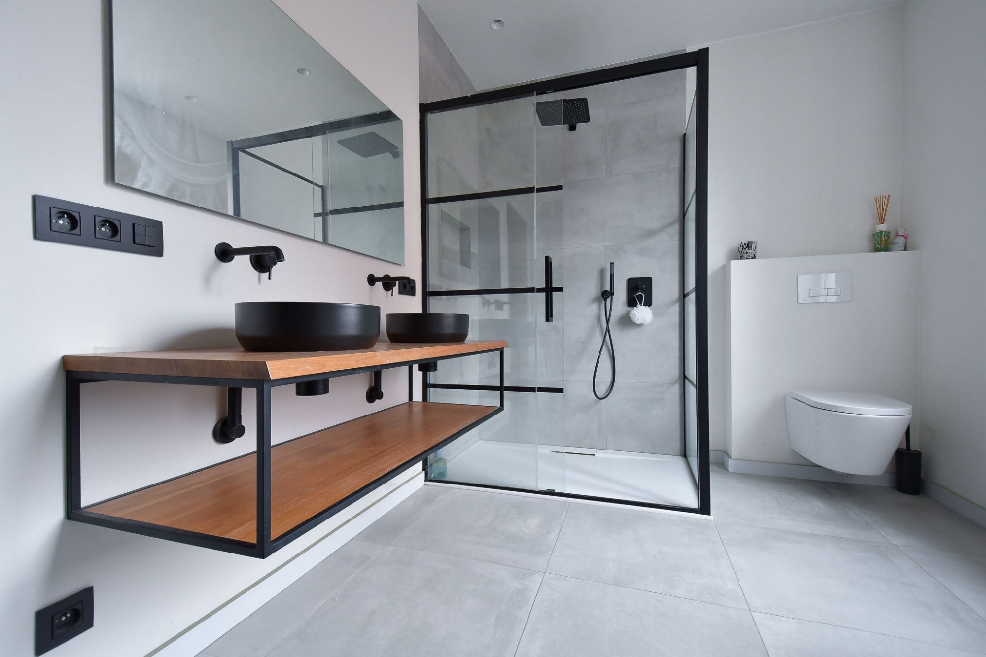 RUIME GERENOVEERDE WONING met TUIN & GARAGE ( LABEL B ) foto 15