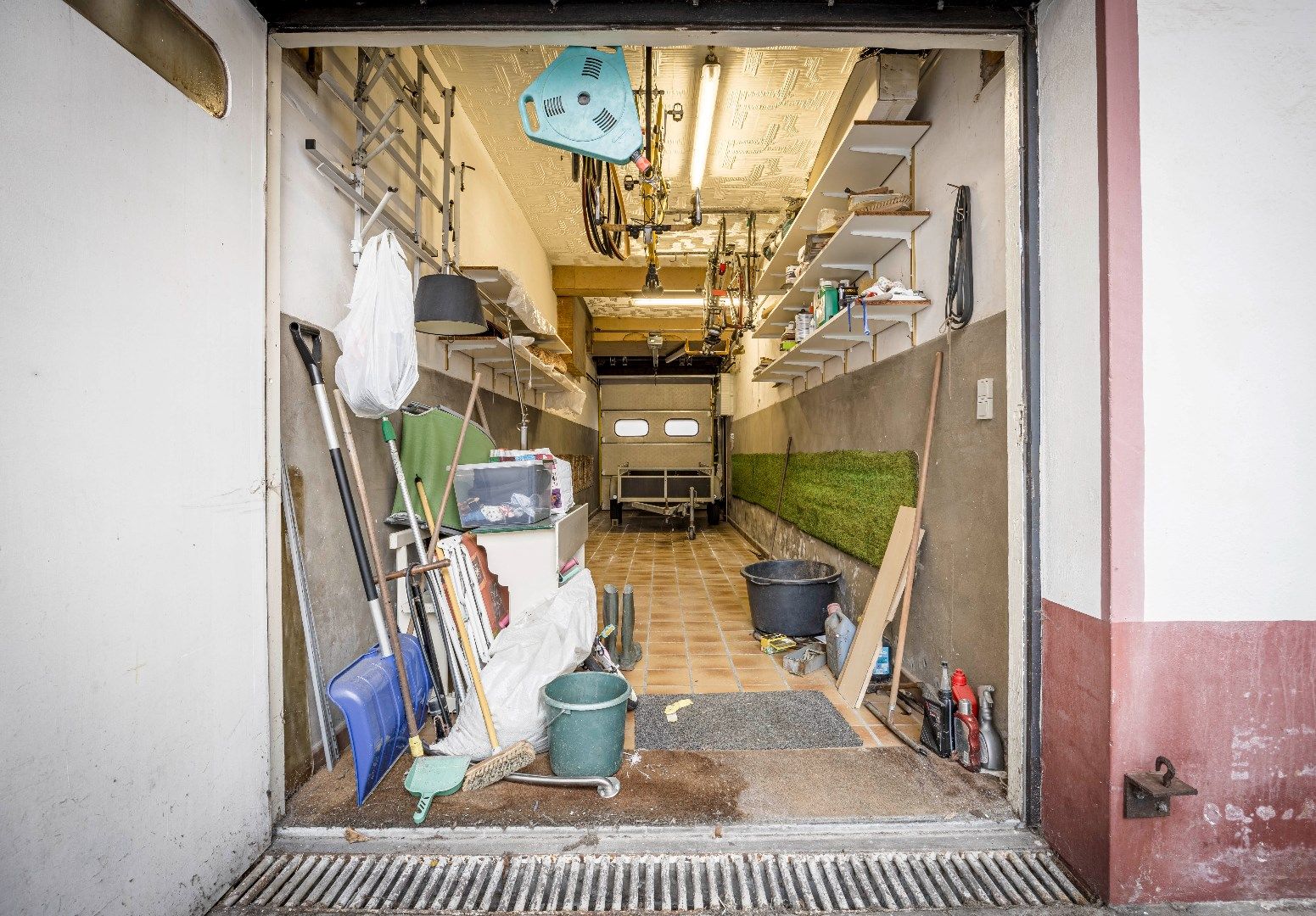 Volumineuze gezinswoning met statige gevel, vlakbij de zeedijk van Knokke-Heist foto 3