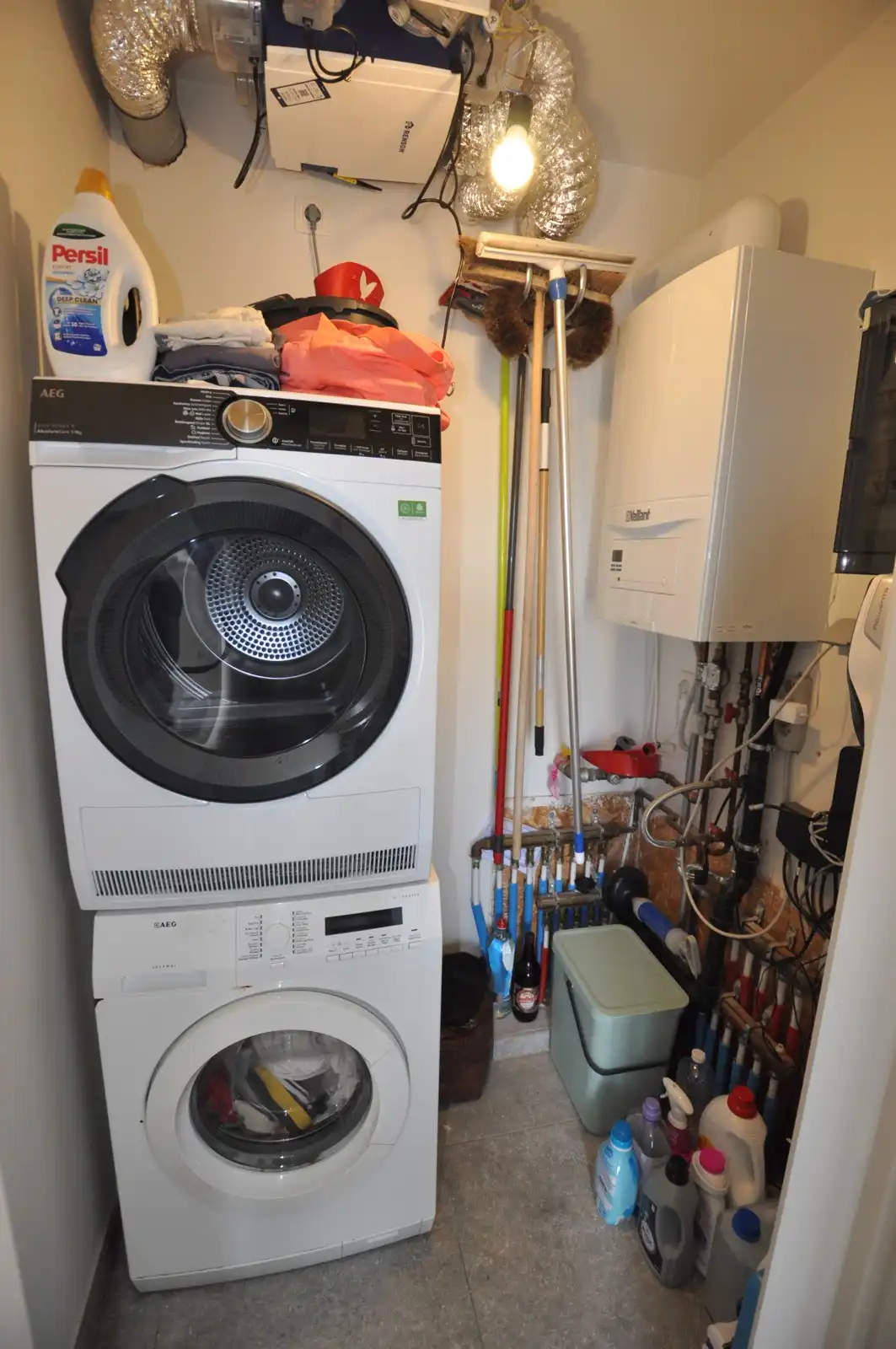 Stijlvol appartement met private autostaanplaats foto 20