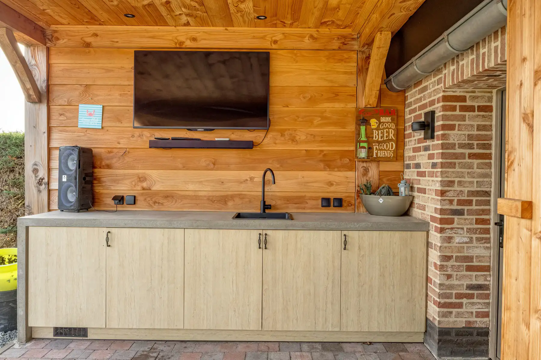 Gerenoveerde vrijstaande woning met 3 slaapkamers op een unieke locatie in Merksplas. foto 21