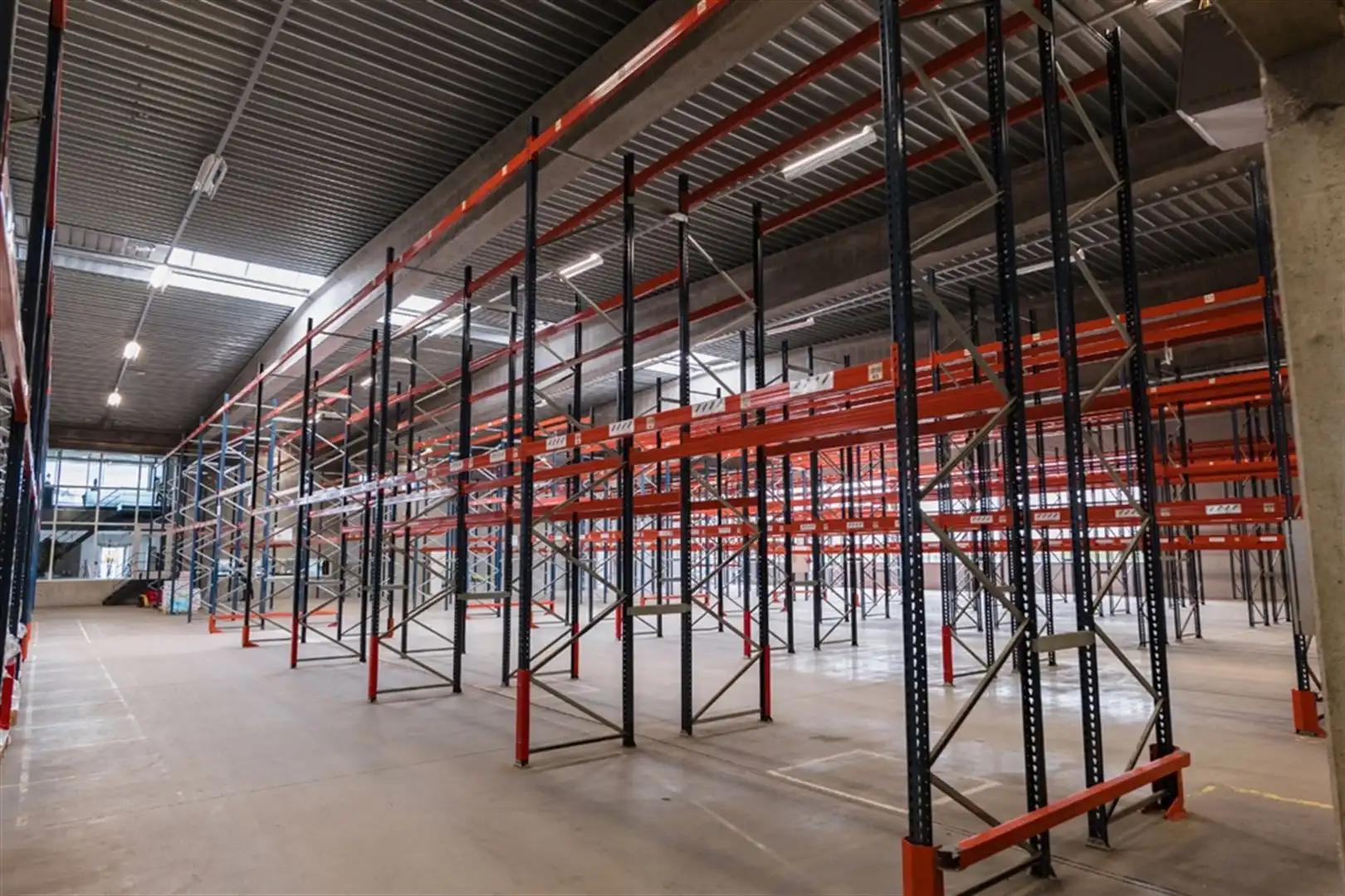 Polyvalent bedrijfsgebouw foto 41