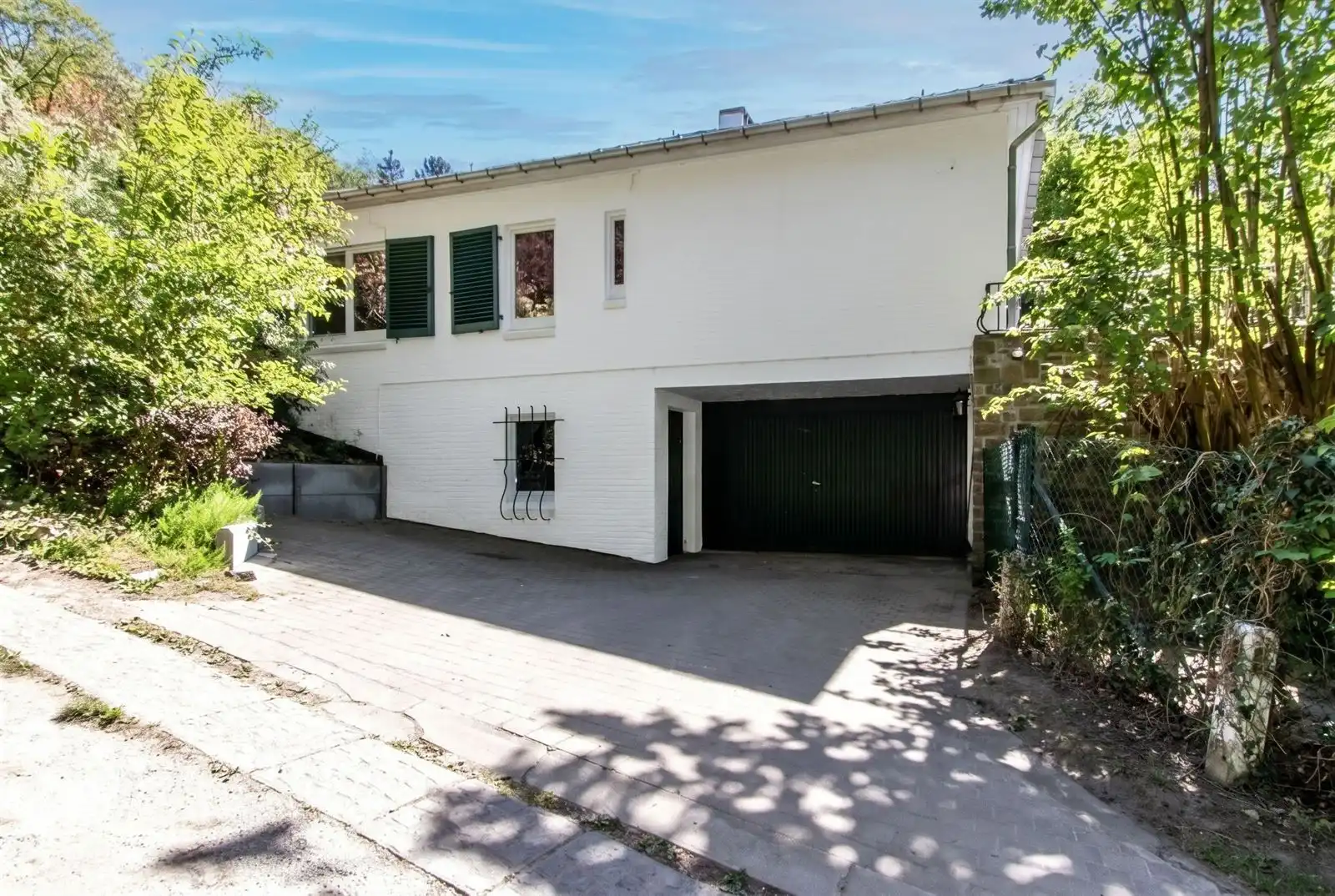 Villa (bungalow) met 3 slaapkamers, garage en prachtige tuin/uitzicht foto {{pictureIndex}}