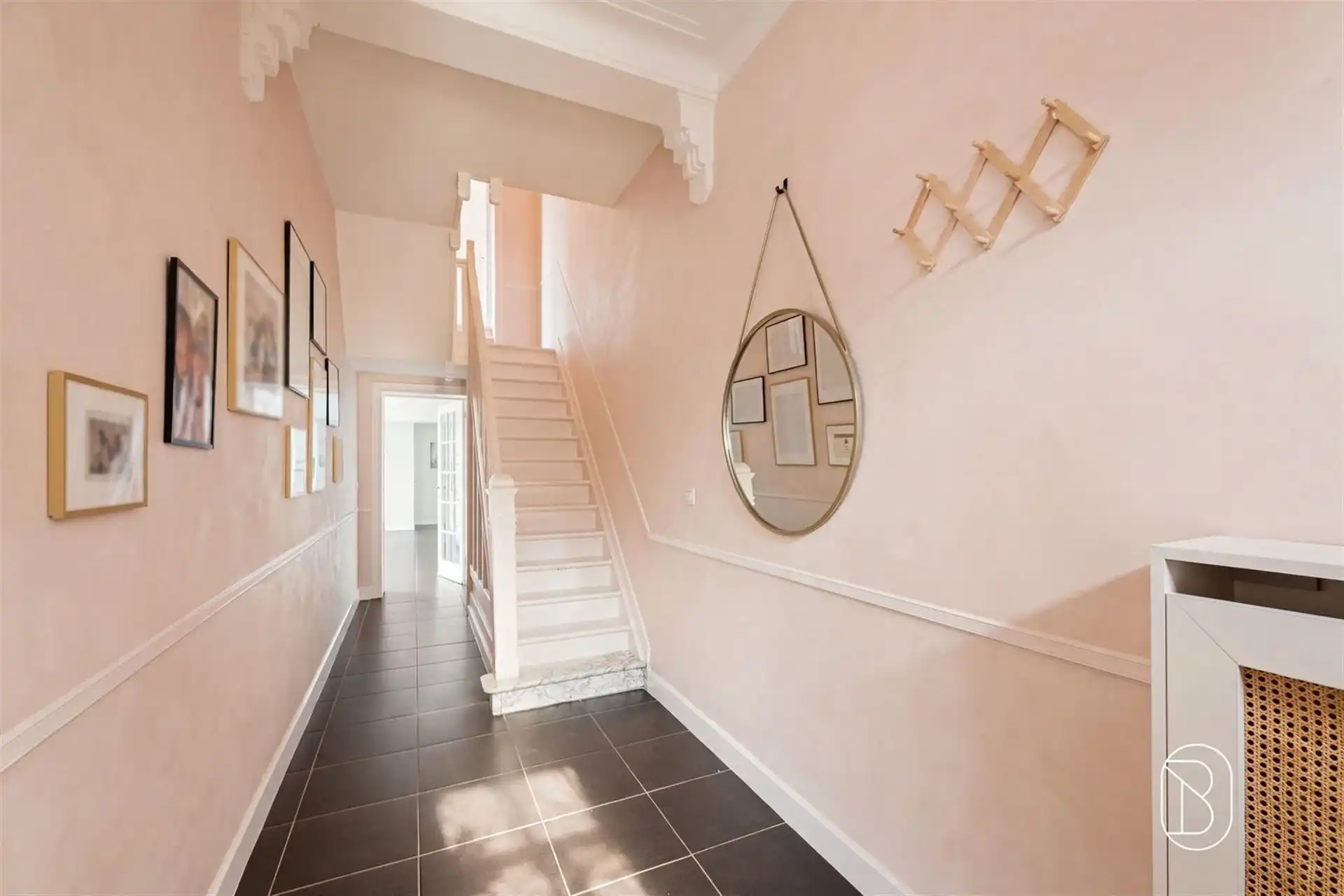 Ruime art-decowoning met 5 slpk & gezellig stadsterras foto 3