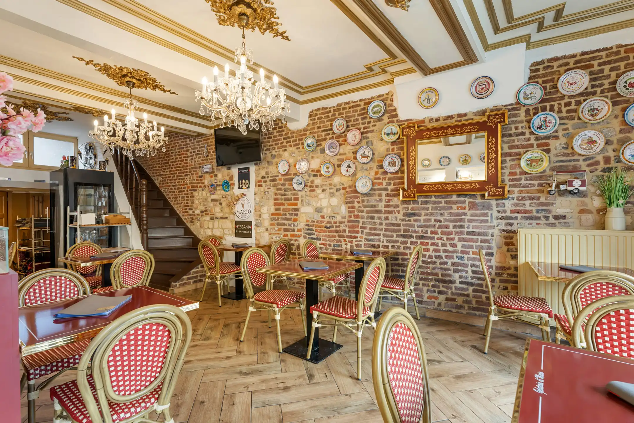 Karaktervol handelspand met gerenommeerd ijssalon en B&B foto 4