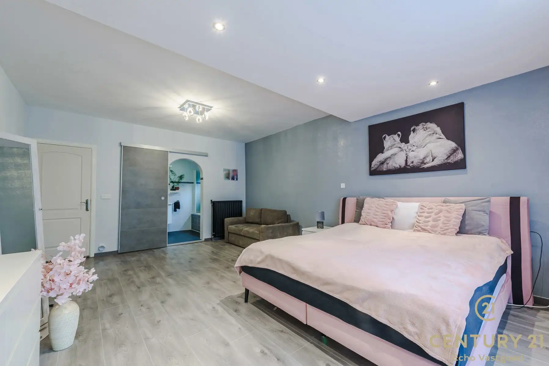 Gerenoveerde vrijstaande villa met verwarmd zwembad foto 11