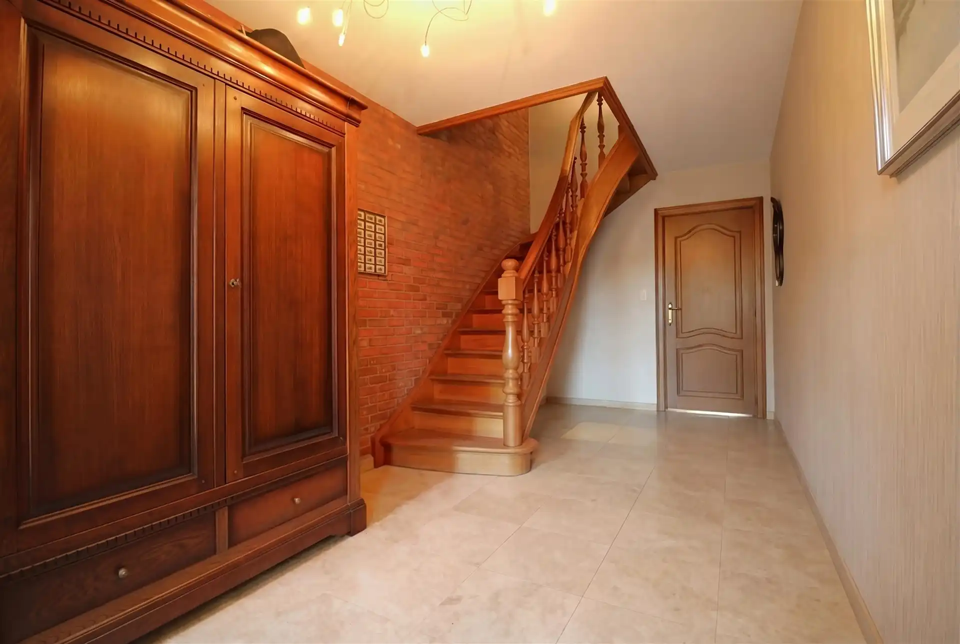 Ruime bel-étagewoning met tuin in rustige omgeving foto 19