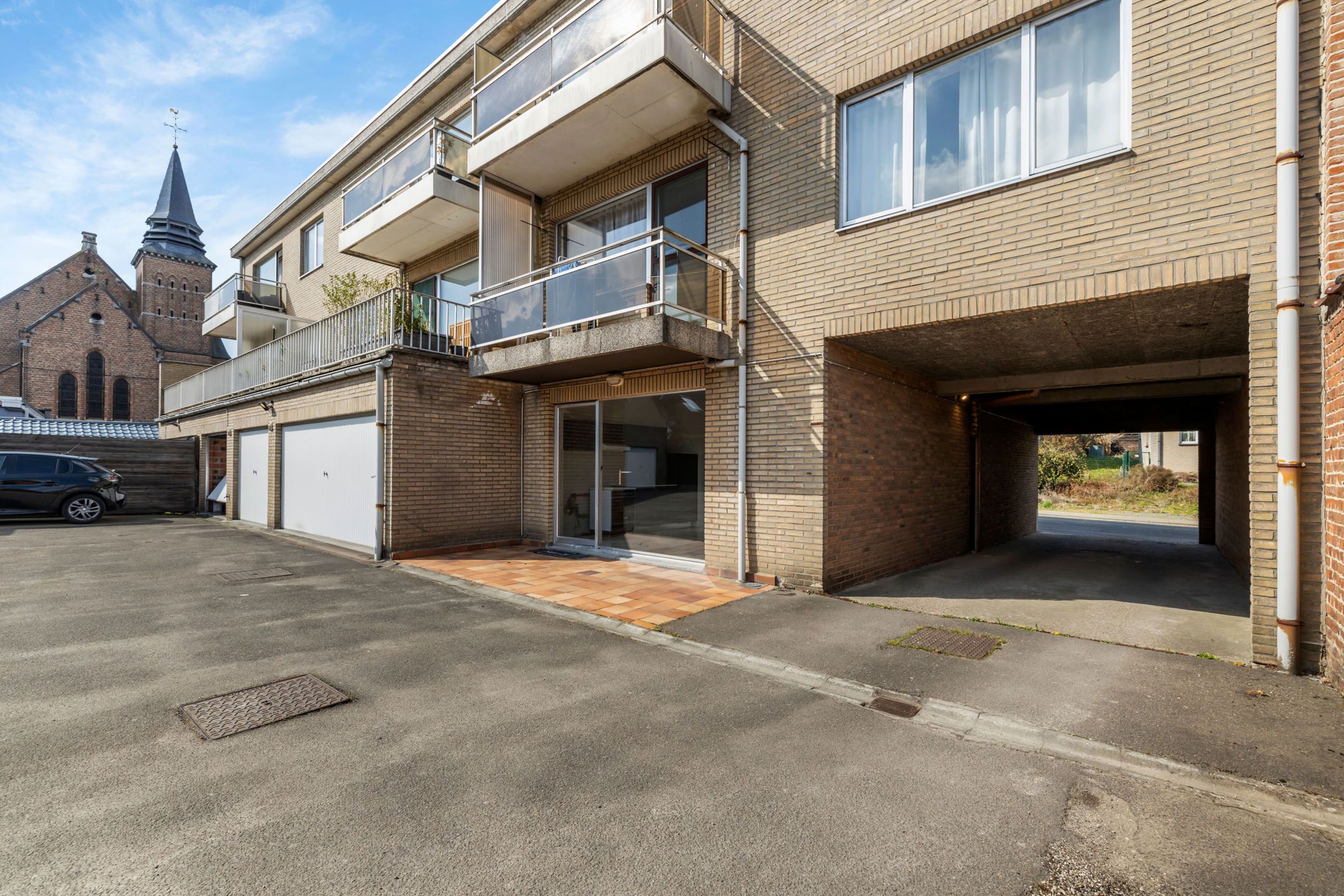 Rustig gelegen gelijkvloersappartement met parkeerplaats foto 17