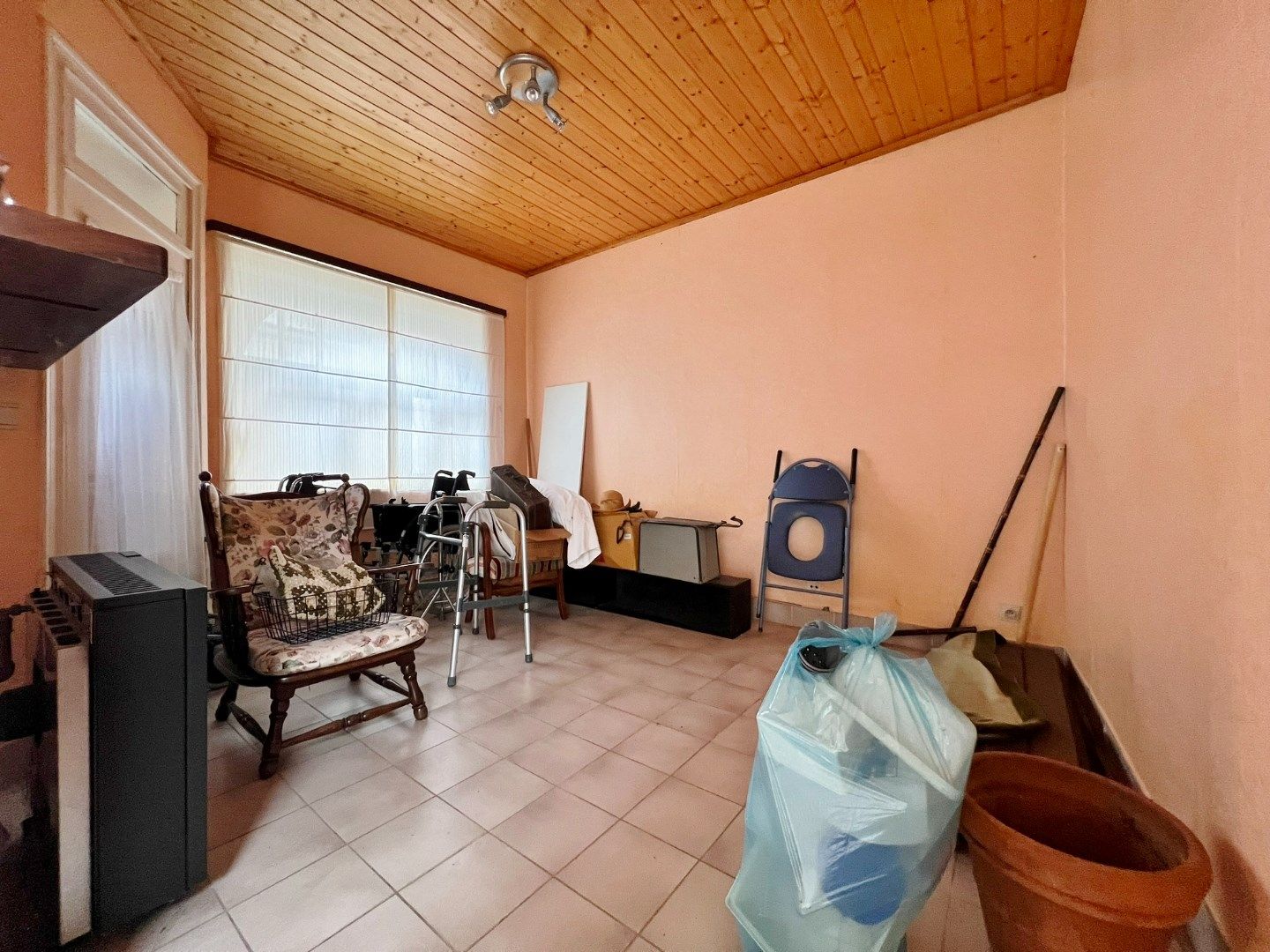 Twee te renoveren woningen met tuintje in de stadskern van Ieper foto 22