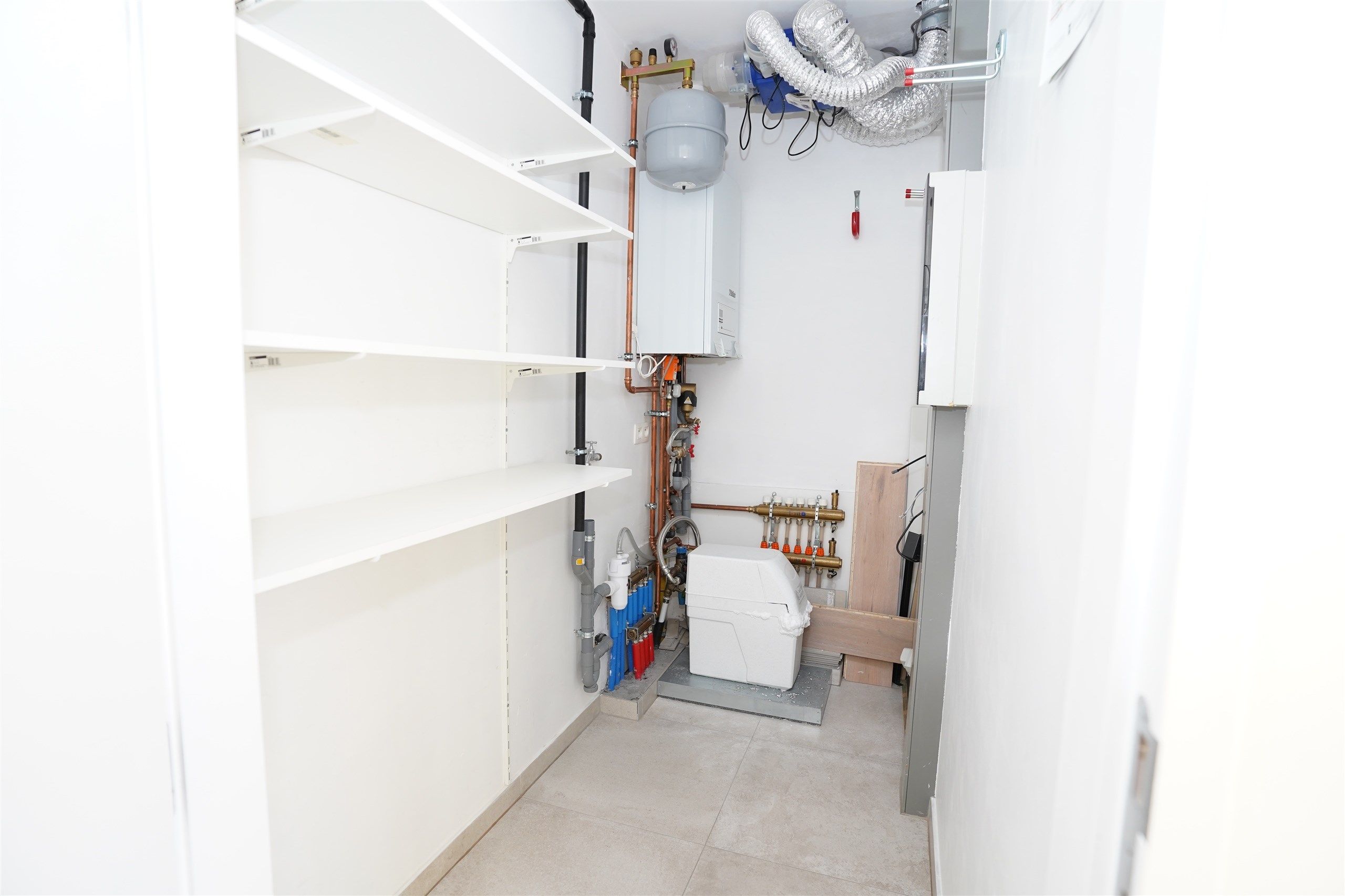 FIRST SALE VR 21/11 (16.00 - 20.00) & ZA 22/11 (9.00 - 18.00) foto 12