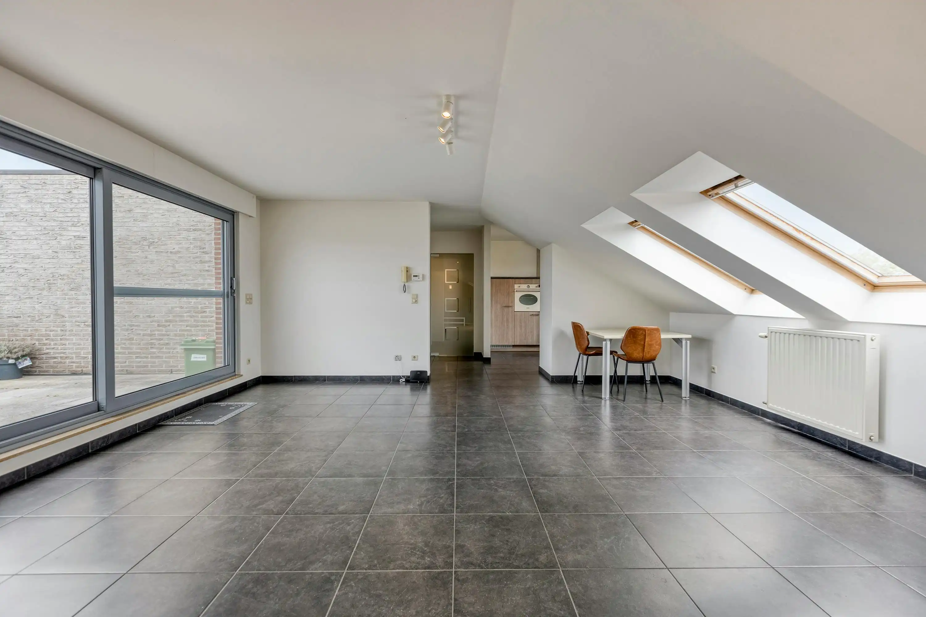 Centraal gelegen appartement met ruim terras en garagebox te Kuringen foto 7