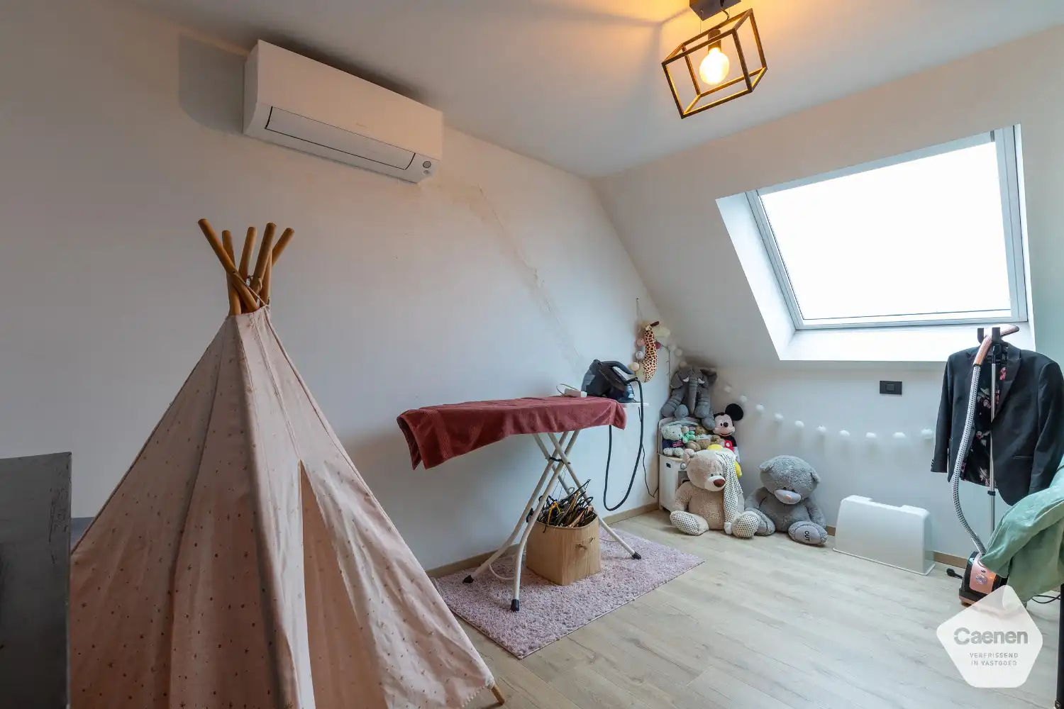 Recente instapklare woning ( BJ 2021) in een doodlopende straat met 4 slaapkamers, carport en tuin. foto 15