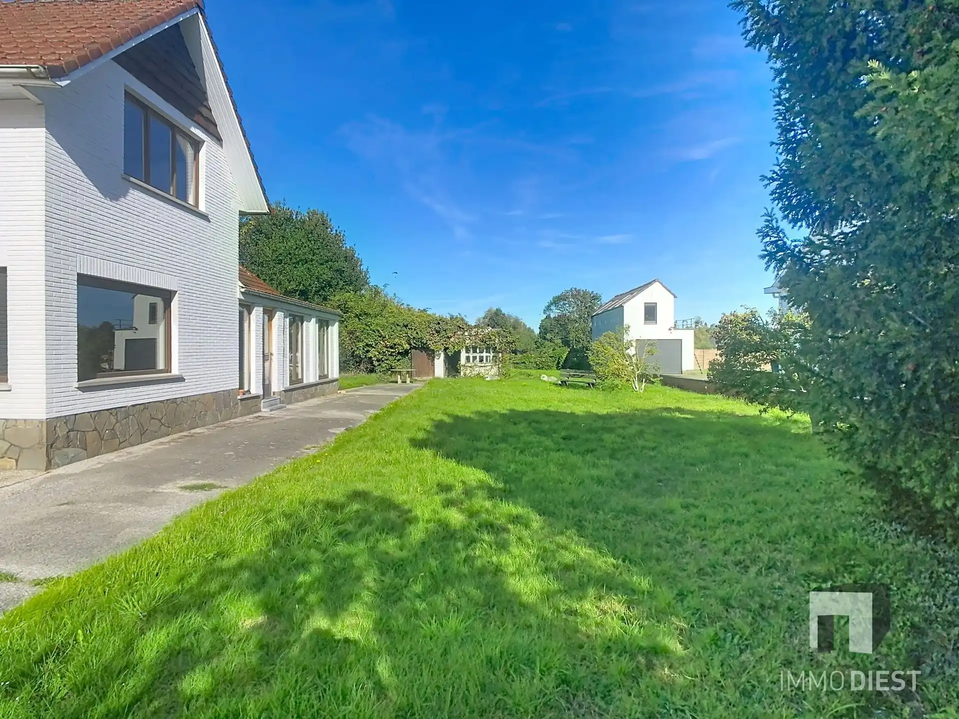 Ruim wonen, rustige omgeving, uitstekende verbindingen  foto 32