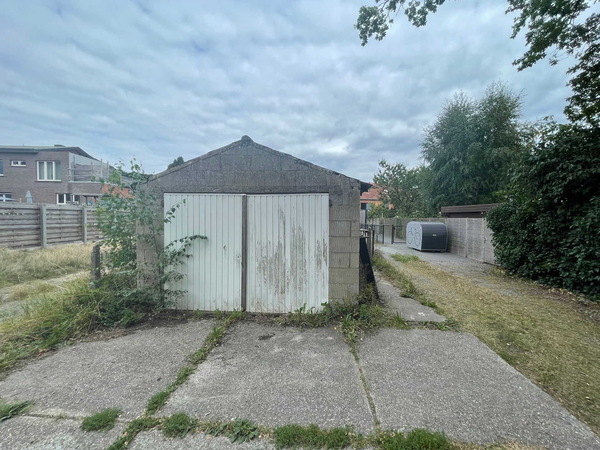 Te renoveren woning (vergunning voor 3 appartementen) foto 20