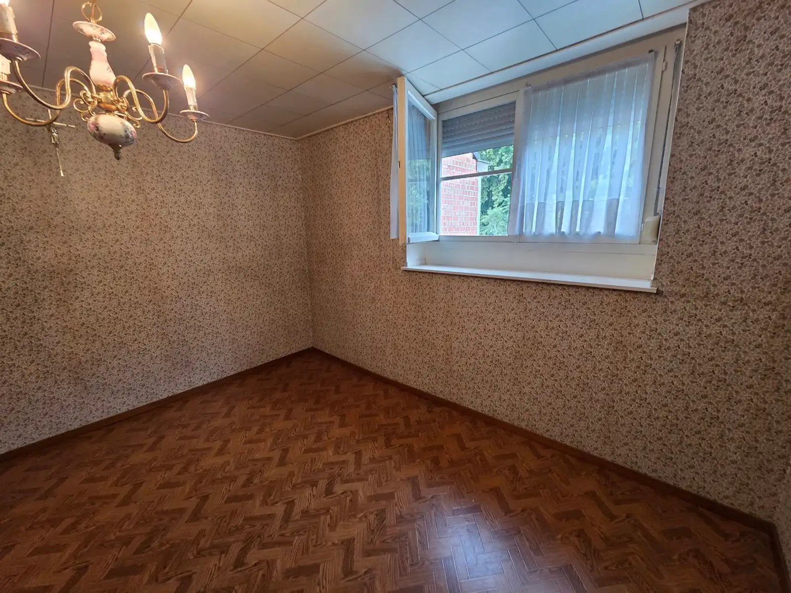 Goedgelegen woning met garage en mooie tuin foto 22