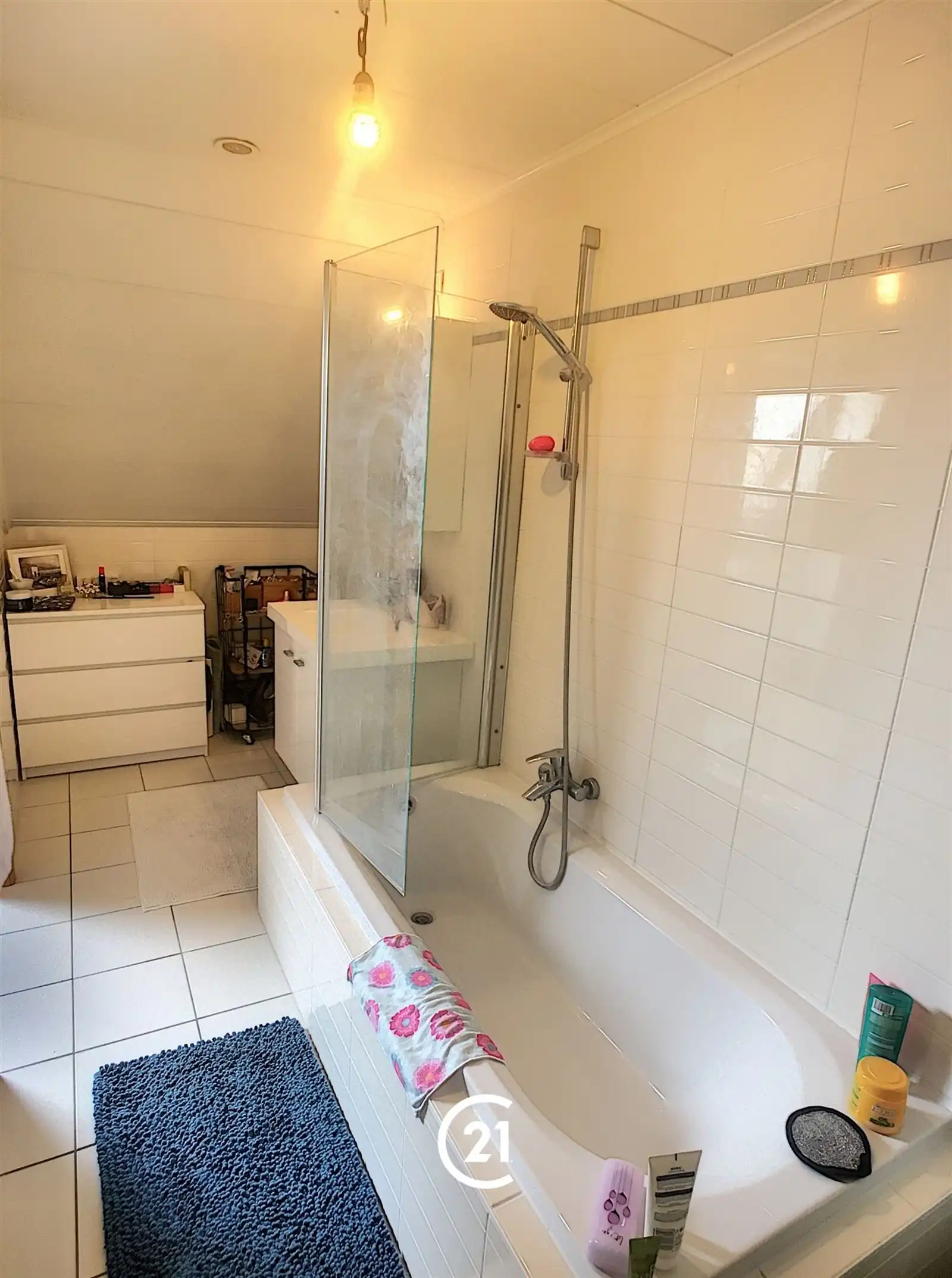 Instapklaar duplexappartement in klein gebouw nabij centrum Appelterre. foto 13