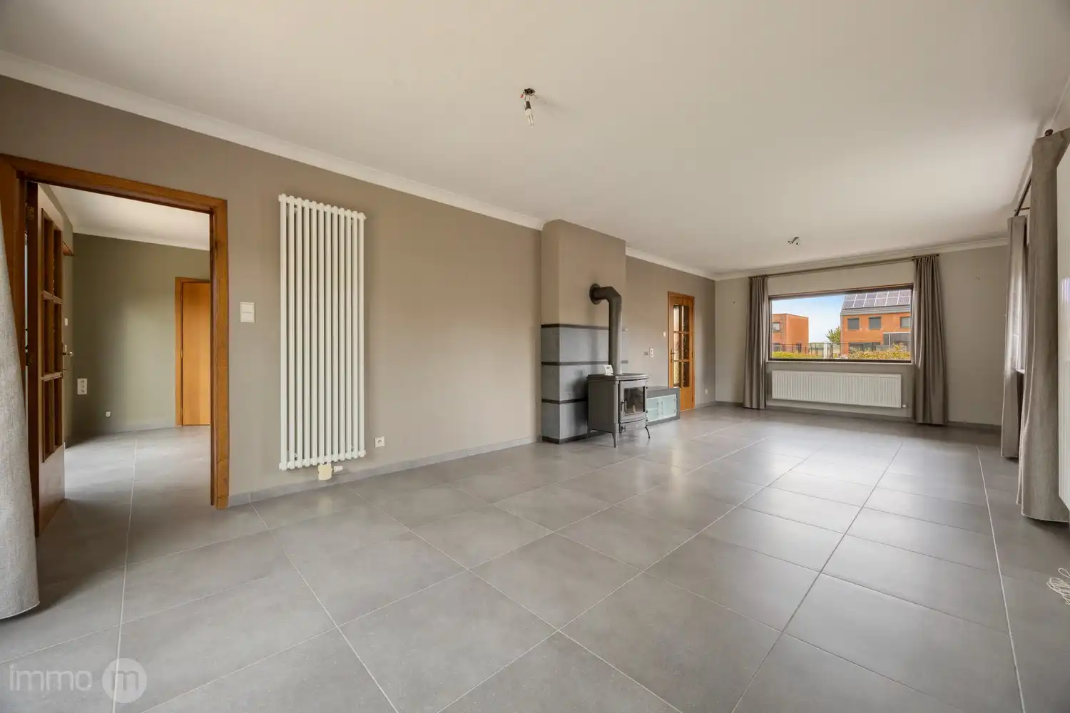 Uitstekend onderhouden open bebouwing met zonnepanelen en 3 tot 5 slaapkamers op prachtig perceel van 55a43ca foto 12