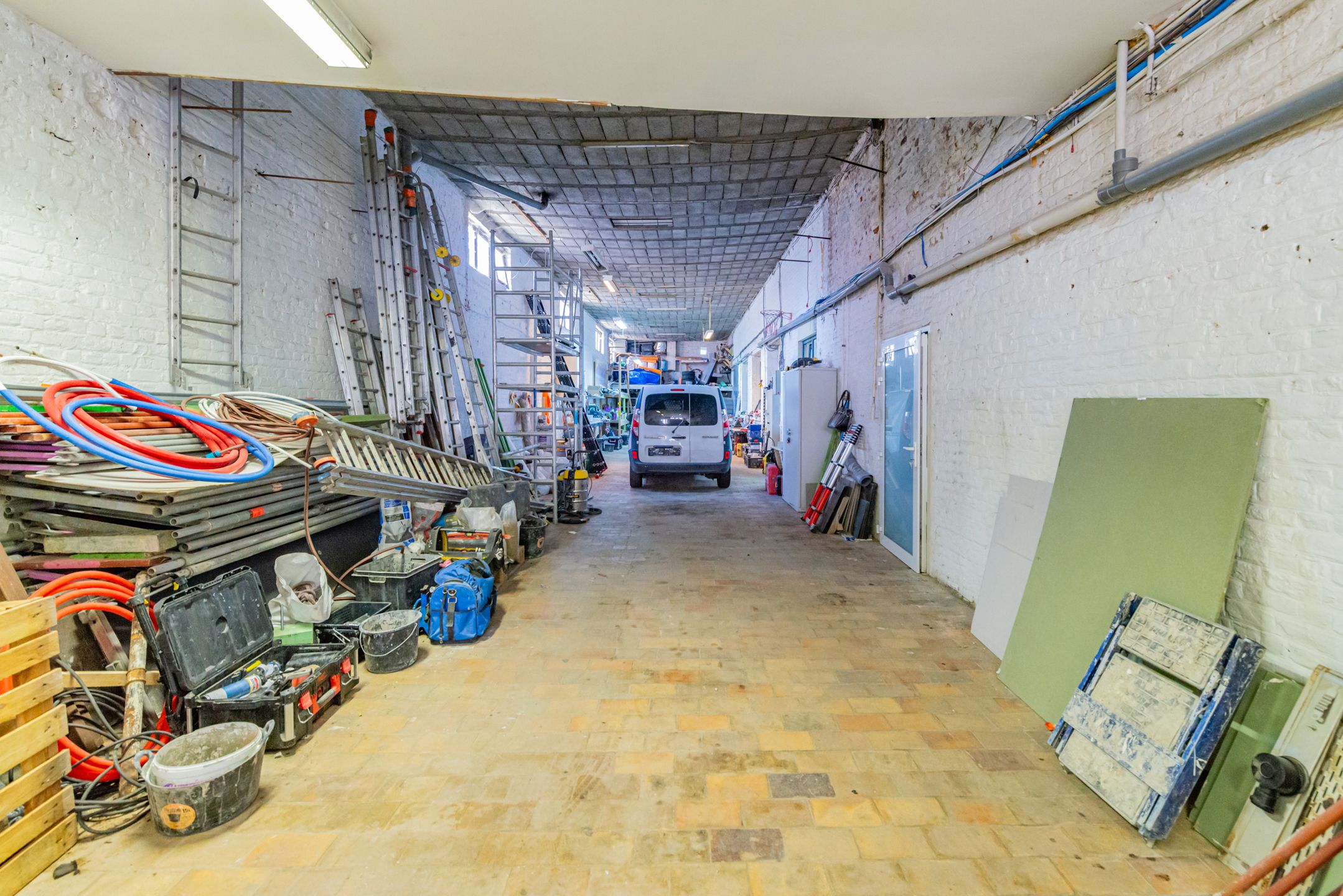 Gebouw met 3 appartementen en opslag te koop foto 27