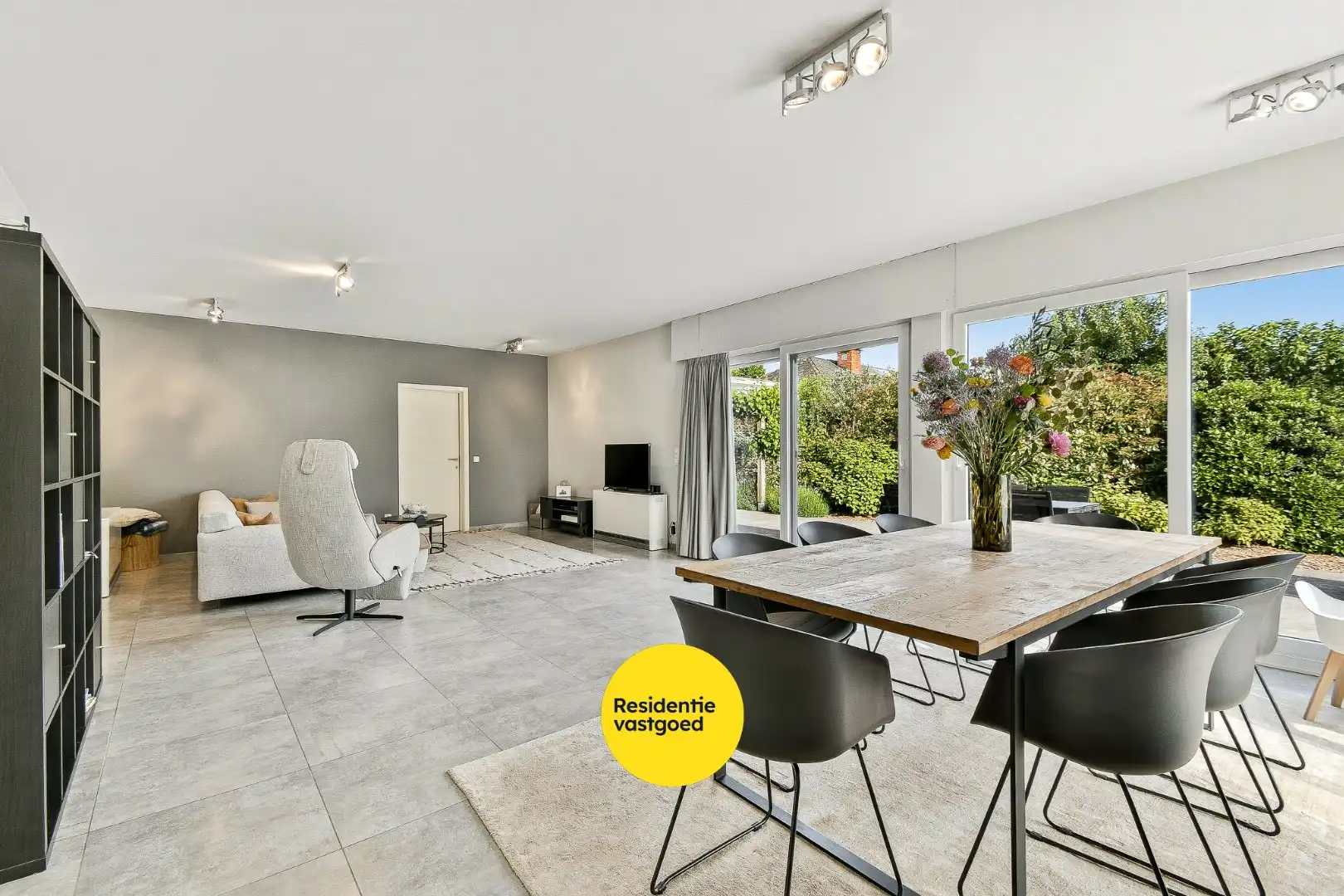 Instapklare en alleenstaande bungalowwoning foto 8