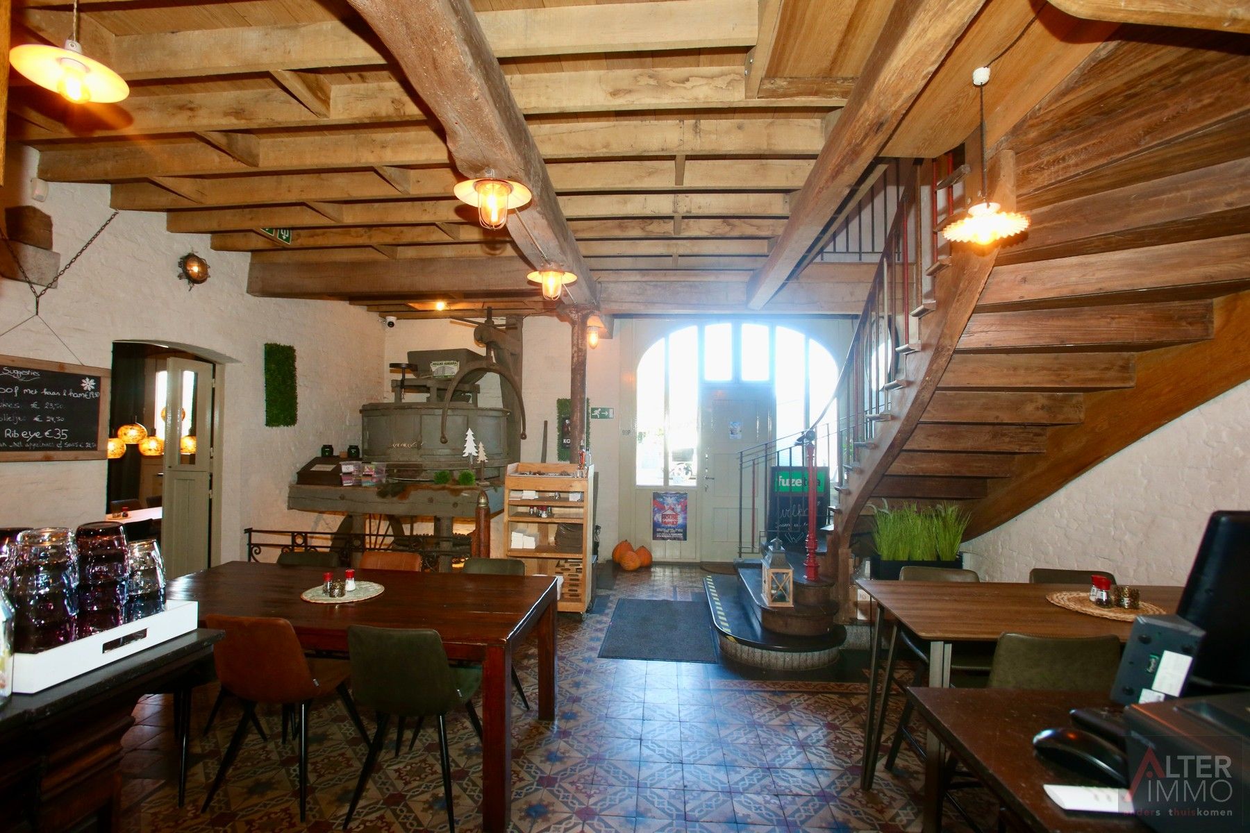 Brasserie De Lemmensmolen (ca. 200m²) met woonst (ca.175m²) foto 4
