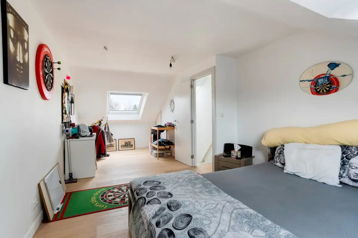 Rustig gelegen instapklare B-label gezinswoning met 5 slaapkamers, garage en zonnige tuin foto 18