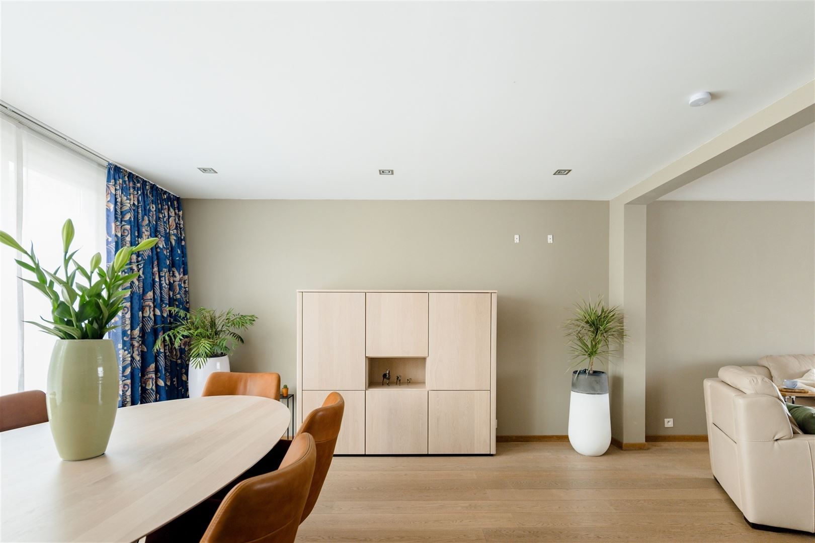 Woning met GIGANTISCHE garage/atelier/opslag en tuin foto 11