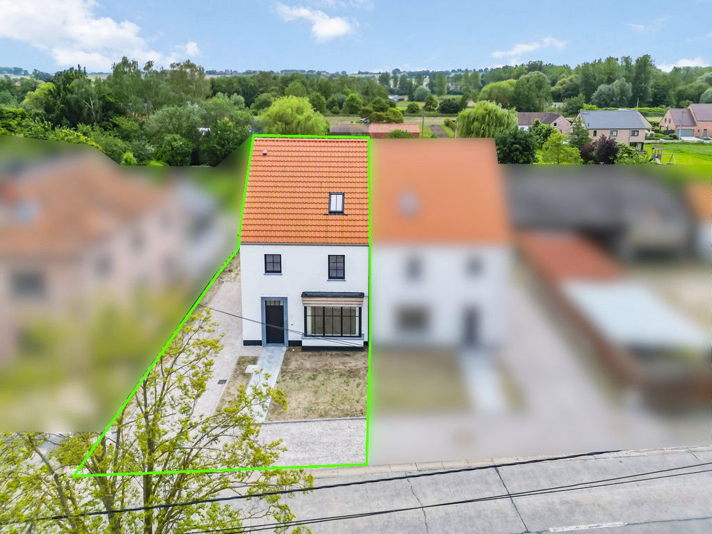 Prachtige, volledig afgewerkte nieuwbouwwoning in landelijke omgeving foto 2