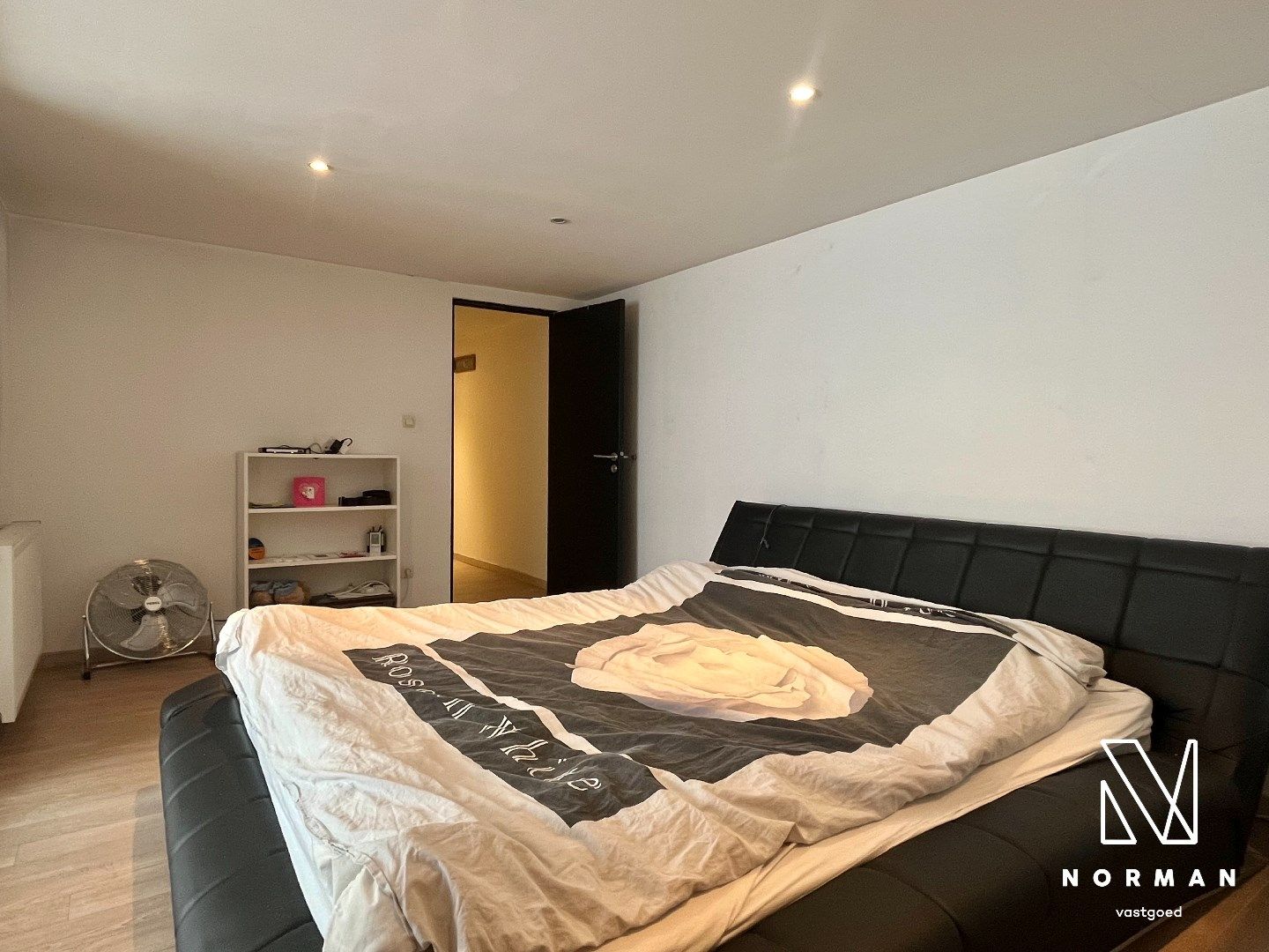 Halfopen woning te koop met handelsruimte in Harelbeke!  foto 12