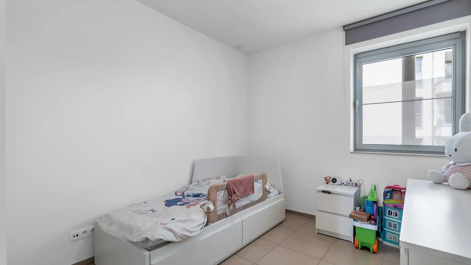 Instapklaar en energiezuinig appartement met 2 slaapkamers en 2 ondergrondse autostaanplaatsen foto 8