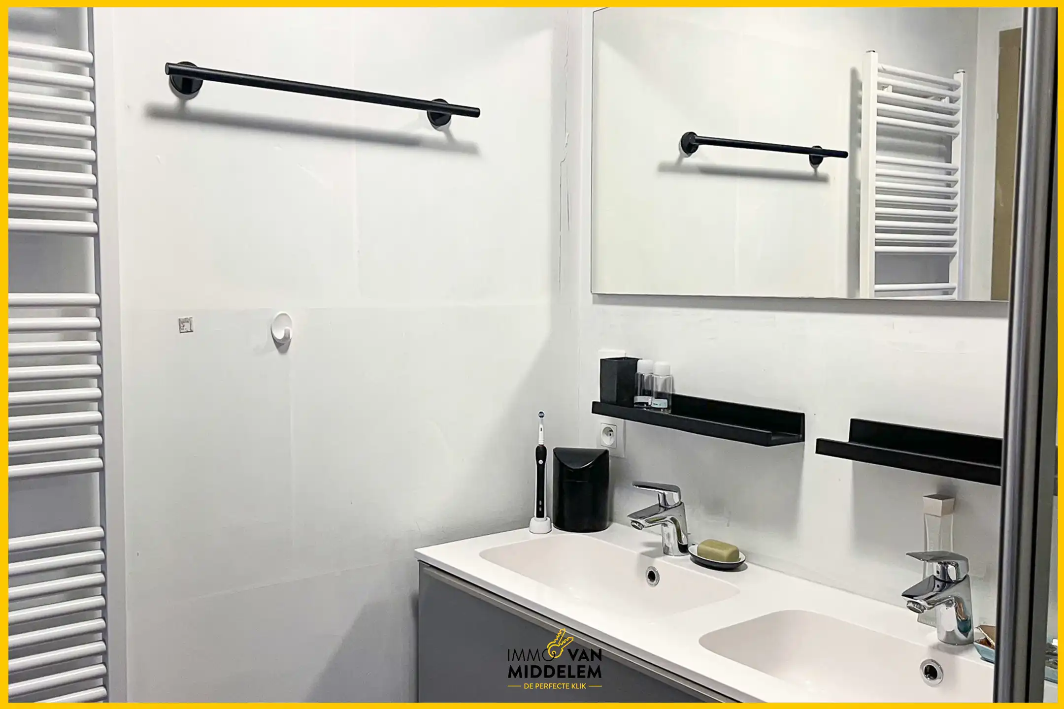 GELIJKVLOERS APPARTEMENT MET 3 SLAAPKAMERS EN STAANPLAATS foto 19