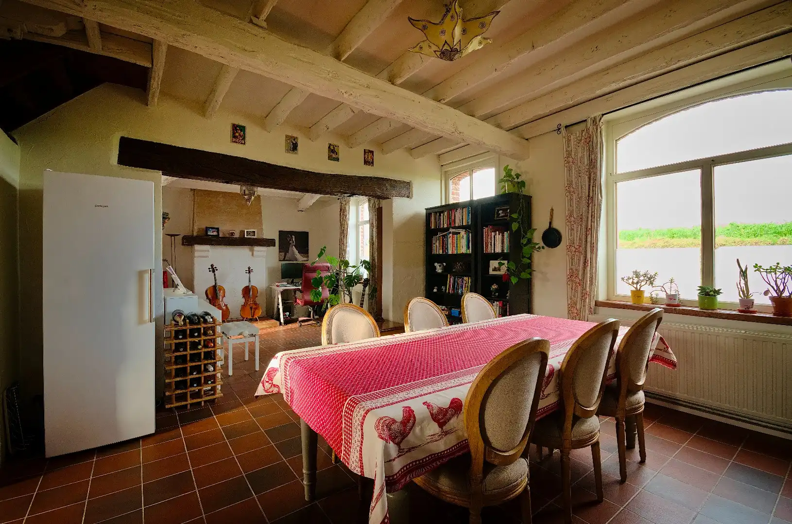 RUSTIG GELEGEN CHARMEHOEVE MET 3 SLAAPKAMERS, GARAGE EN TUIN foto 3