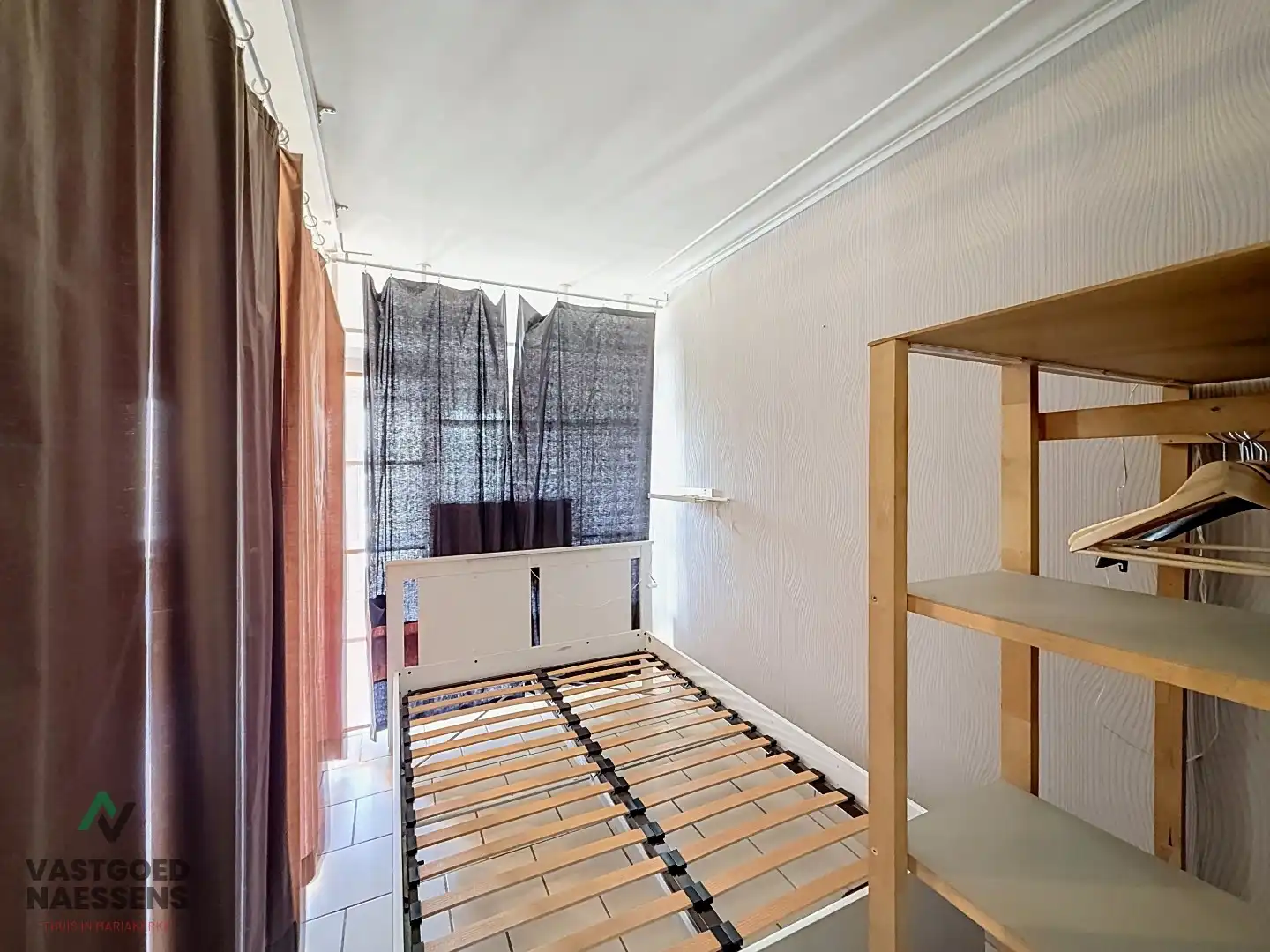 GEMEUBELDE STUDIO MET ZIJDELINGS ZEEZICHT foto 8