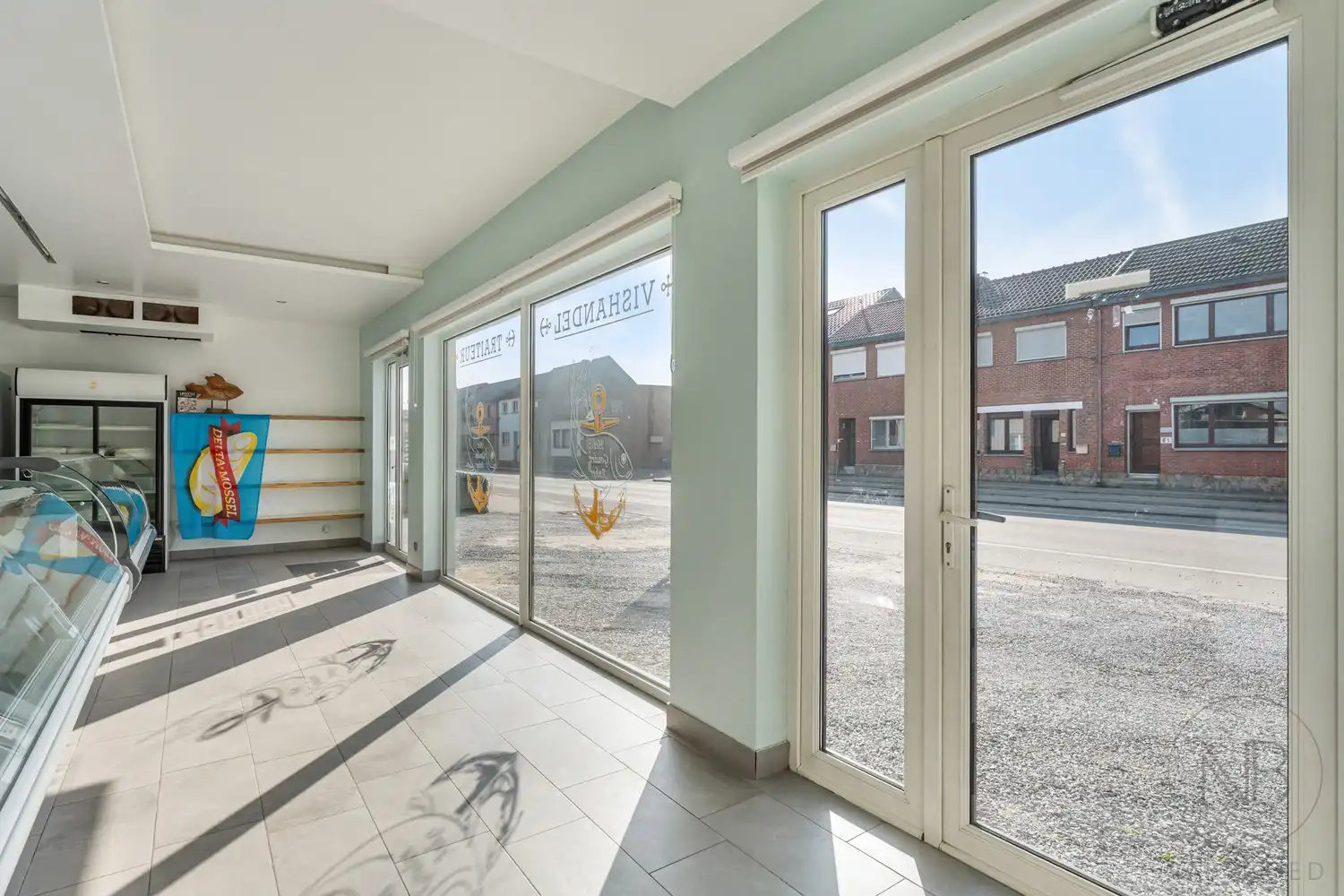 Goed gelegen handelspand foto 6