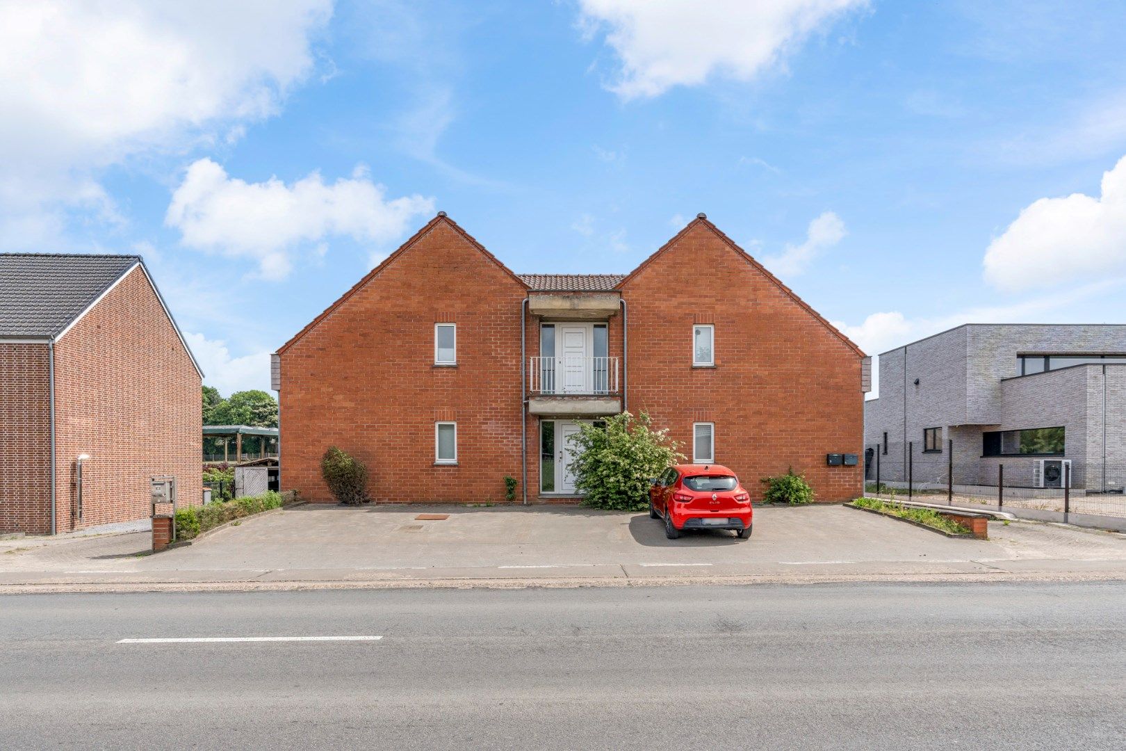 Appartement op de eerste verdieping met 2 slaapkamers,  ideaal voor starters of als investeringseigendom. foto 2