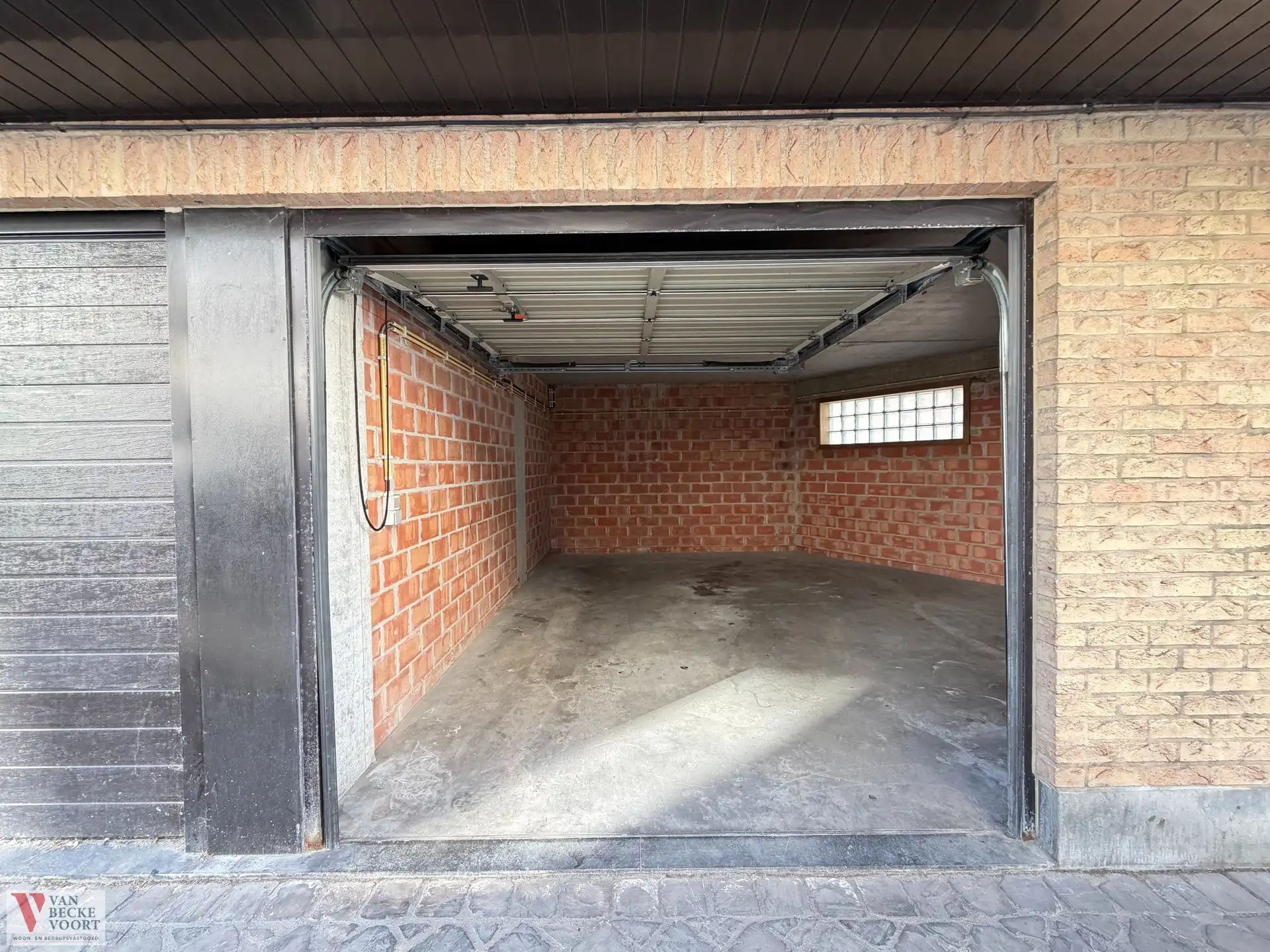 Lichtrijk 2-slaapkamerappartement met stadszicht foto 11