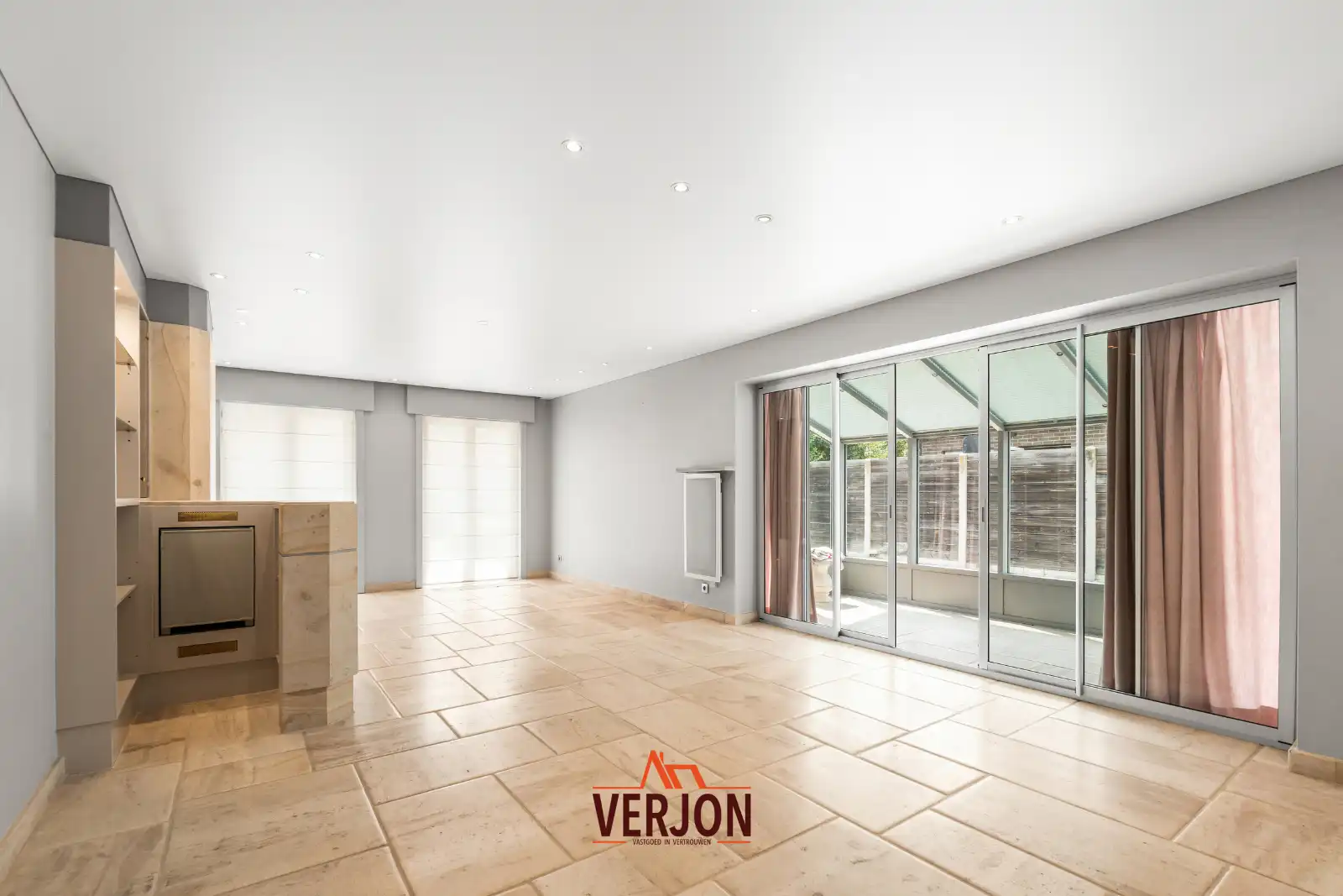 Villa met 4 slaapkamers en dubbele garage in een doodlopende straat te koop in Izegem! foto 5