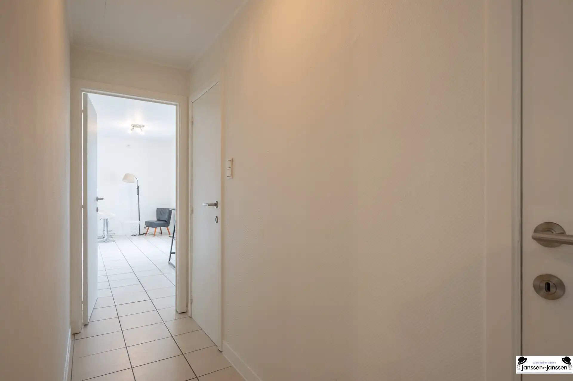 Ruim Instapklaar Appartement op de Zeedijk foto 10