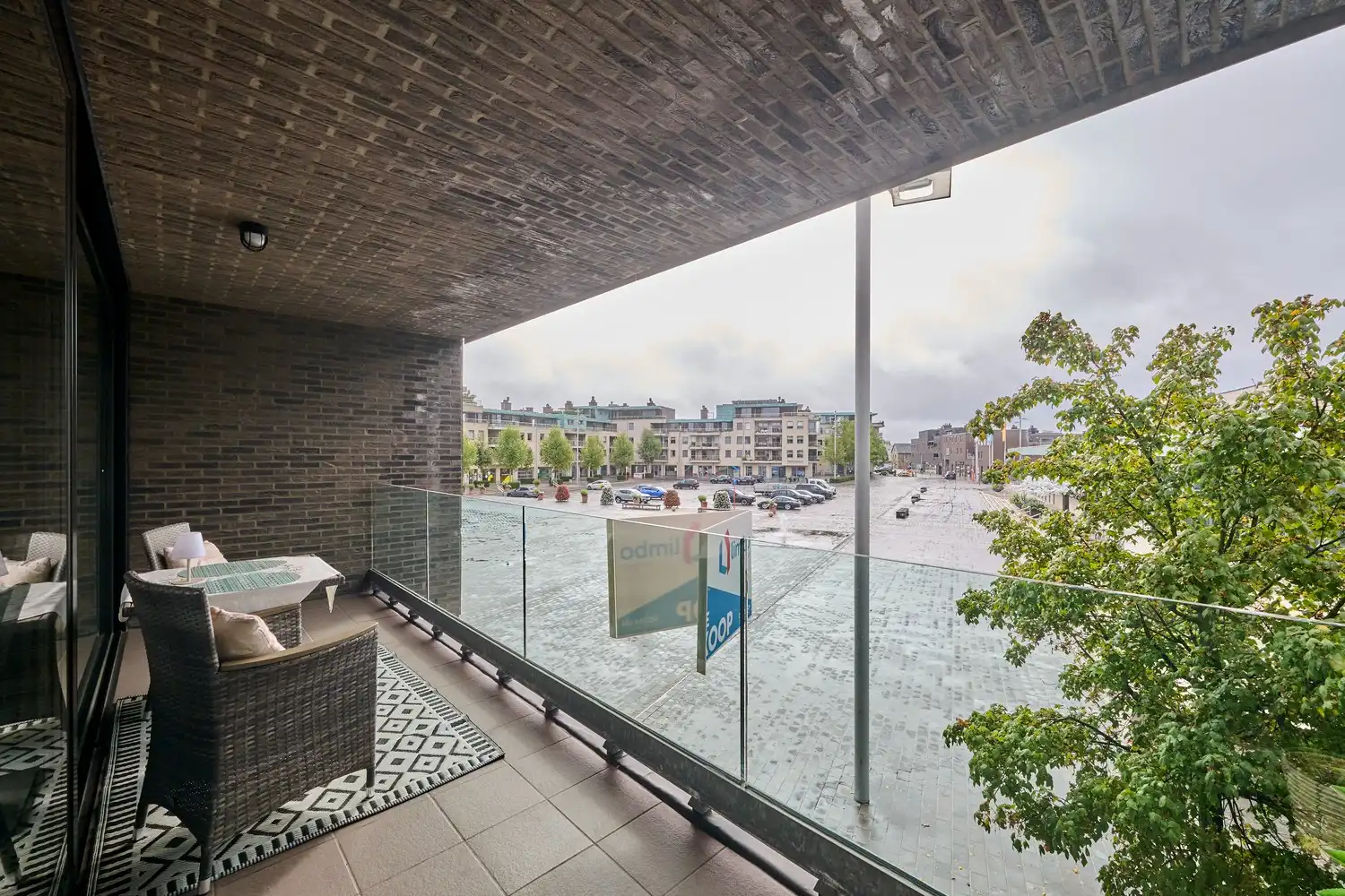 Senioren appartement gelegen op de eerste verdieping met zongericht terras en fijn uitzicht op het stadsplein foto 13