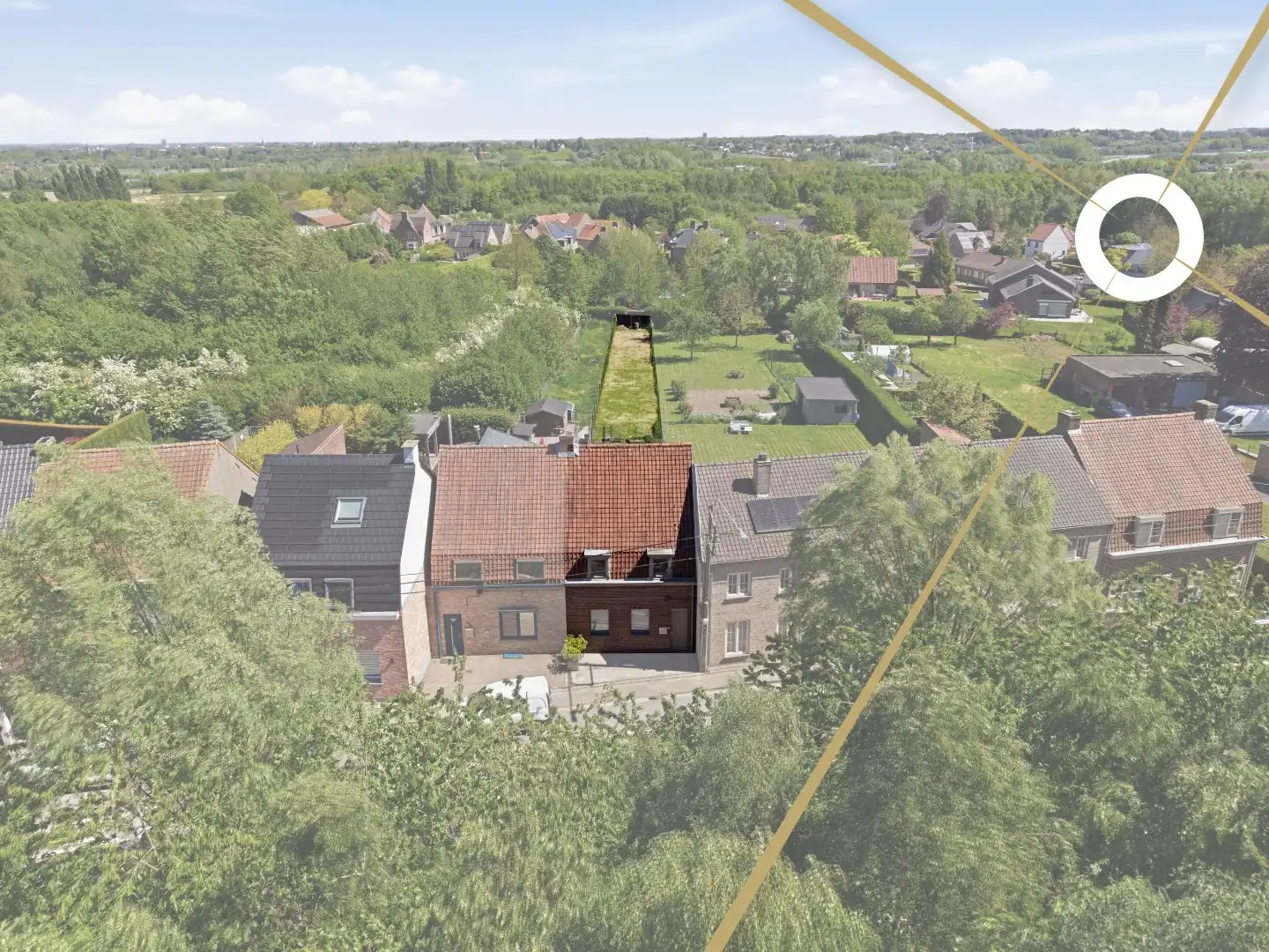 Hoofdfoto van de publicatie: Te renoveren woning met 3 slaapkamers en gigantische tuin in Aalbeke