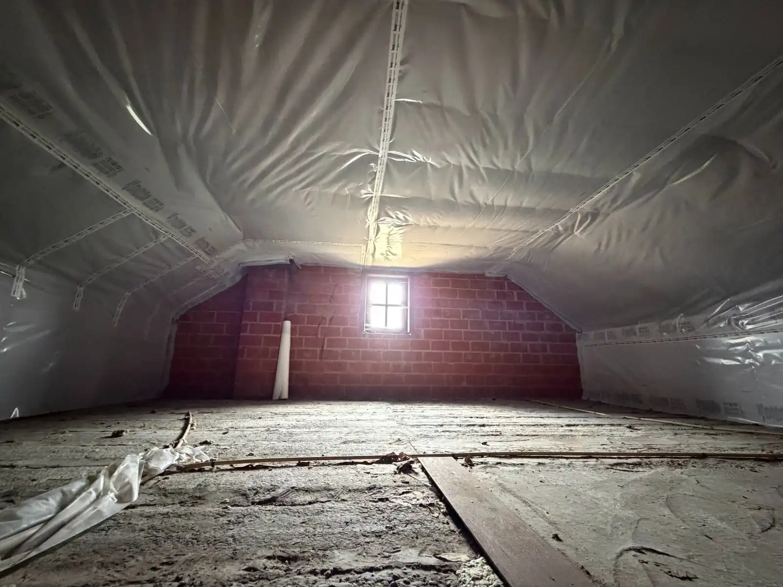 Ruime woning met 4 slaapkamers, garage en tuin foto 14