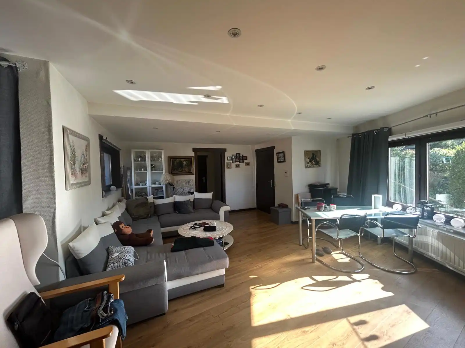 Ruime woning met renovatie foto 3