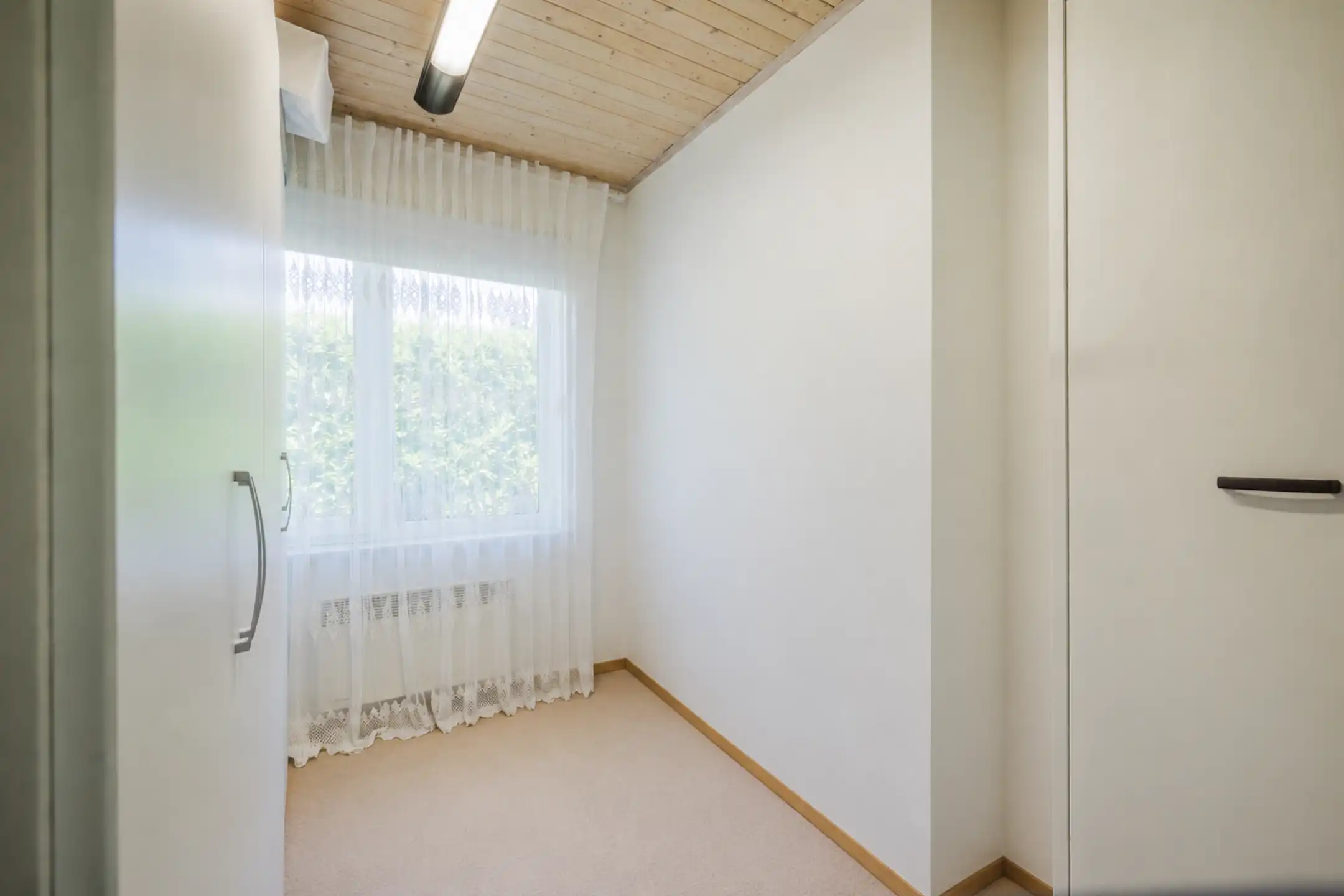 Rustig gelegen woning met 4 slaapkamers en tuin te Drongen  foto 17