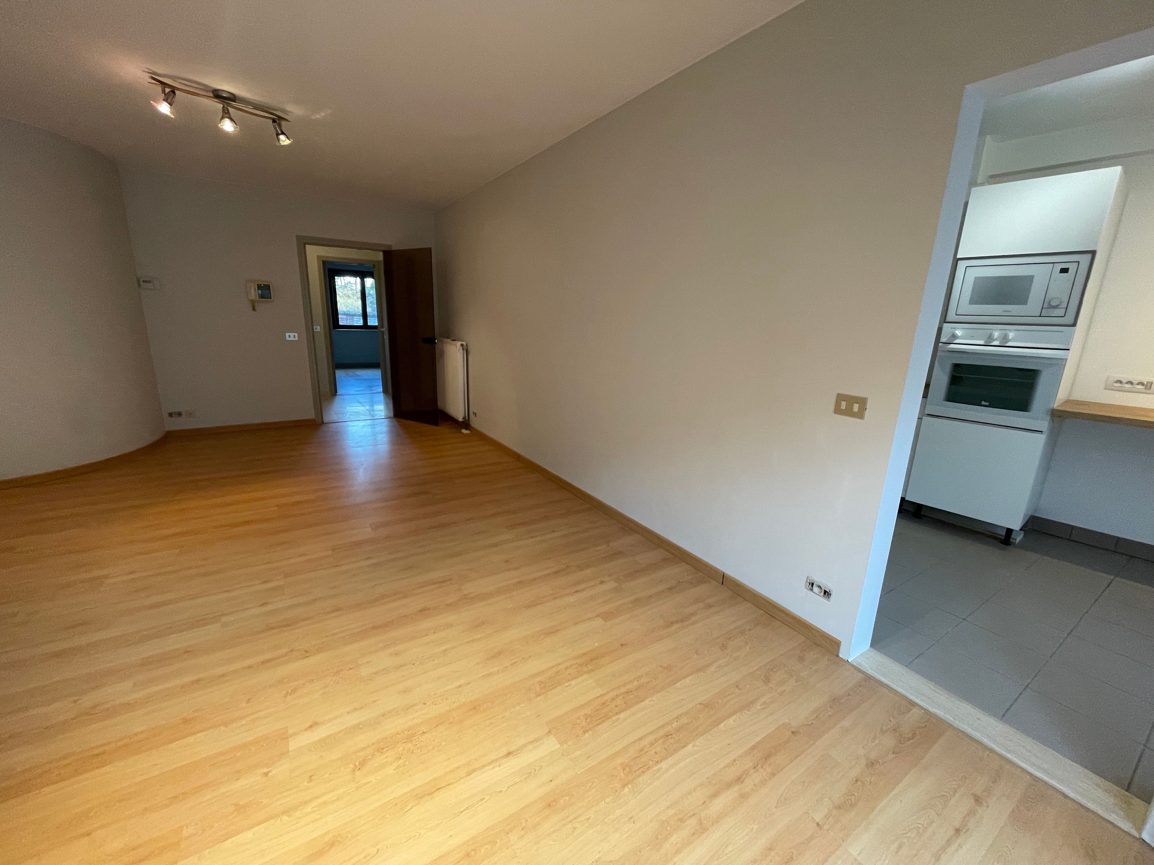 Gunstig gelegen instapklaar twee slaapkamer appartement + ruim terras foto 7