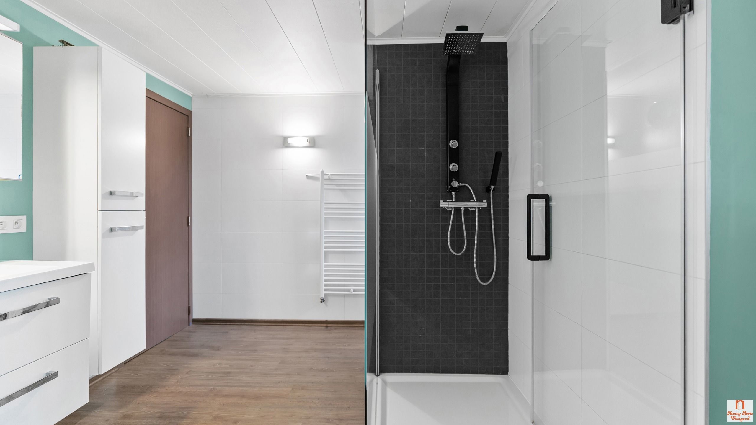 Authentieke woning met moderne toets en hedendaags comfort foto 39