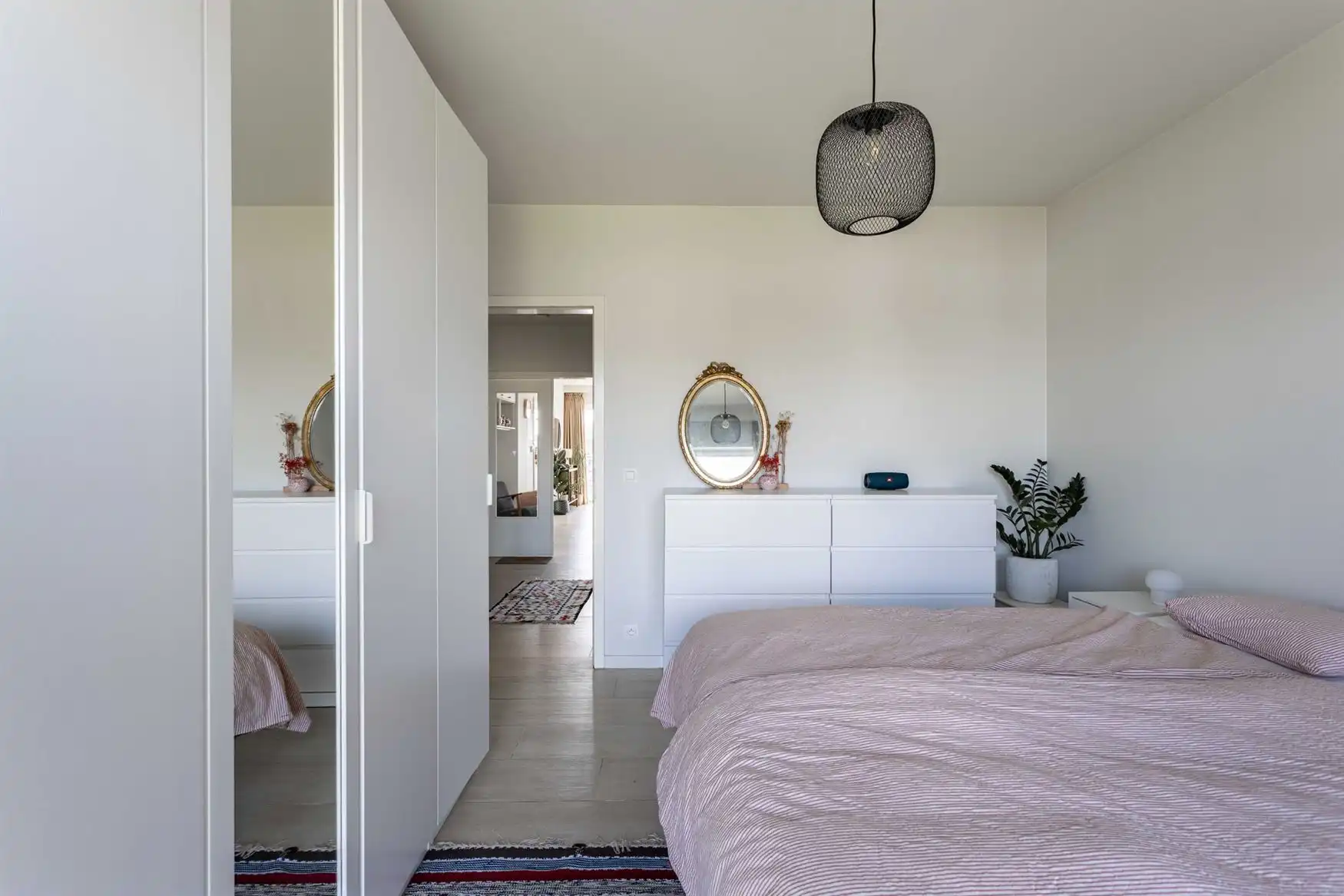 Stijlvol gerenoveerd appartement met 2 terrassen en uniek uitzicht. foto 13